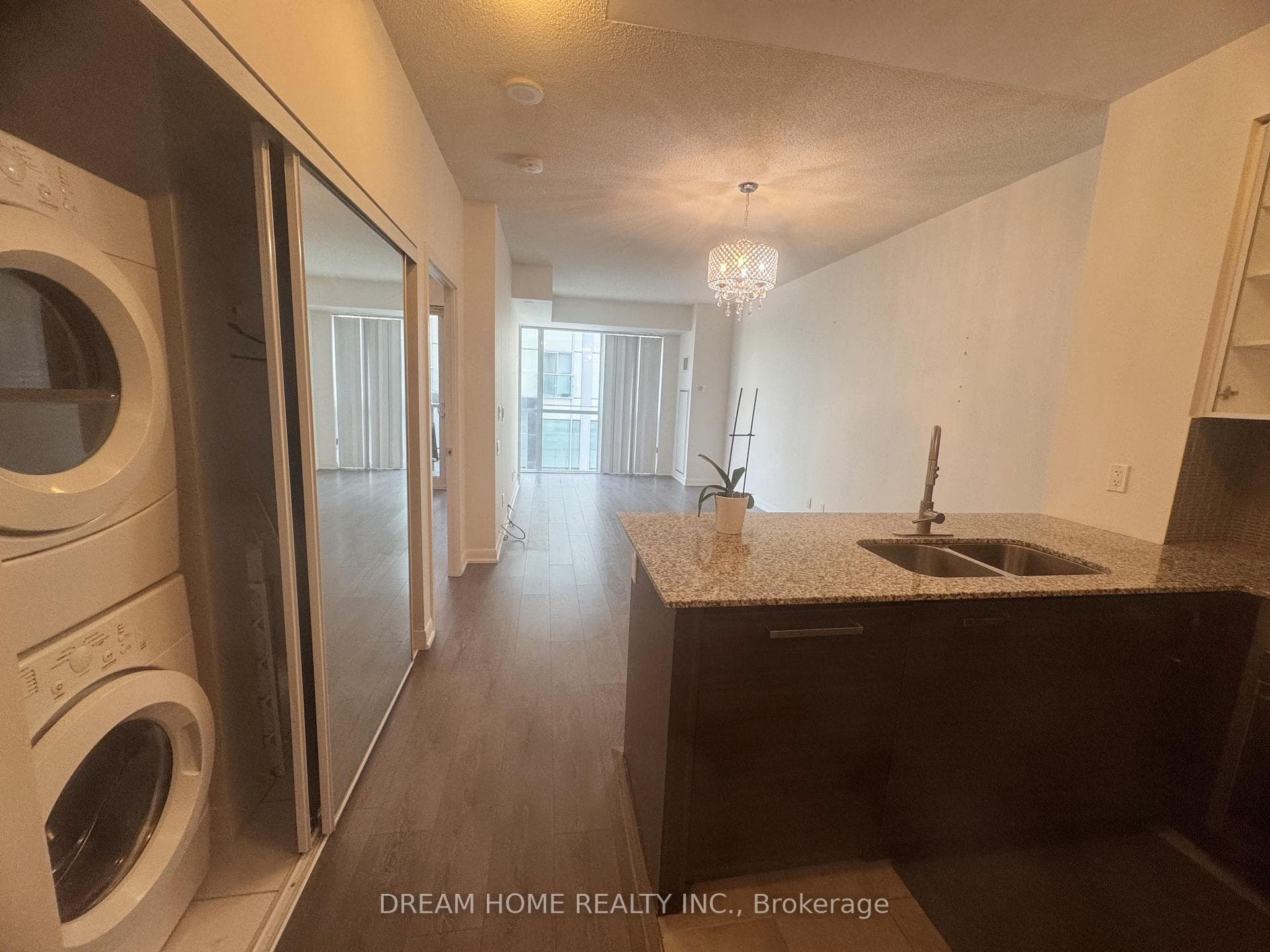 5168 Yonge Street Unit 203 photo 4