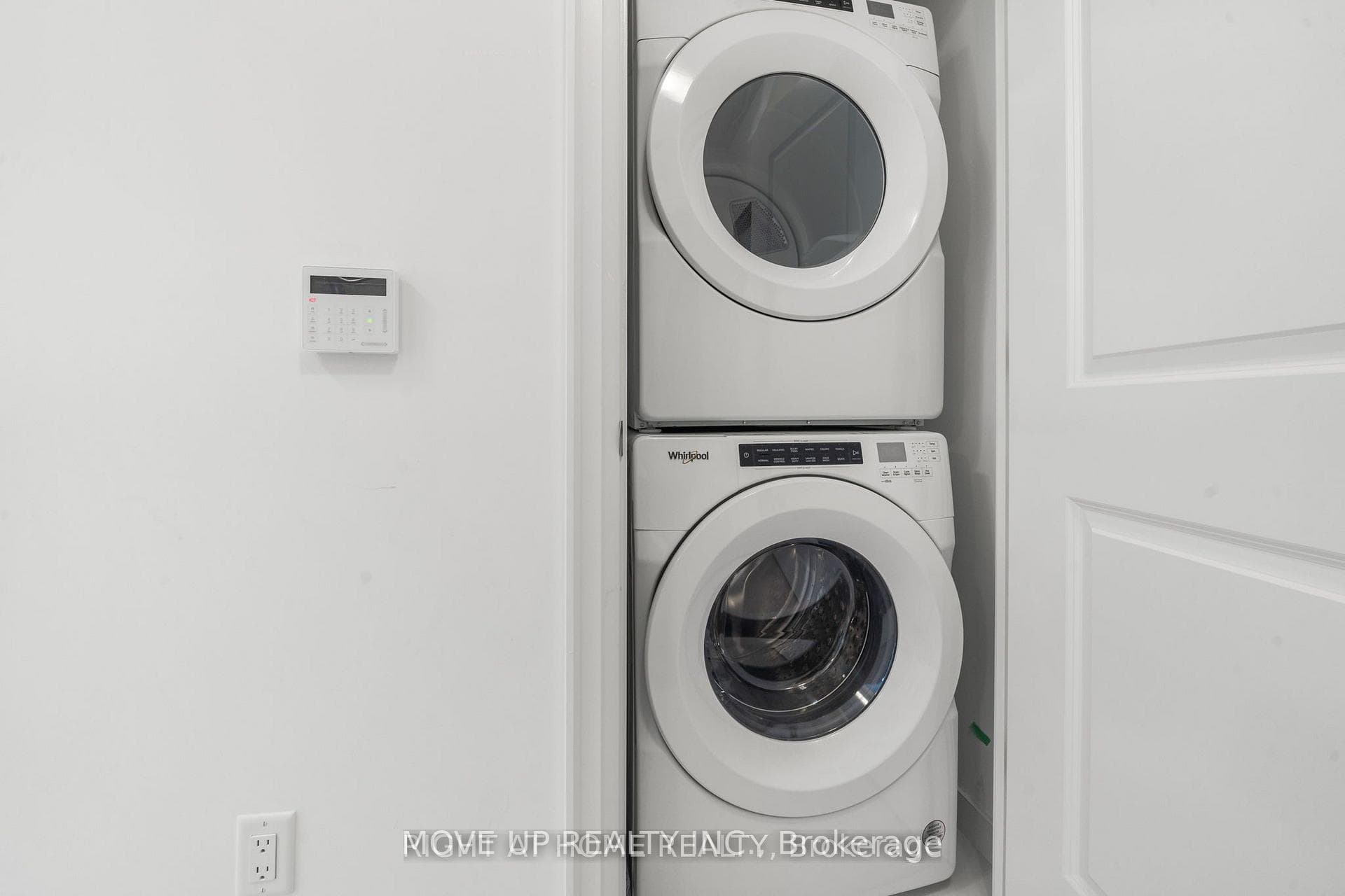 20 Gatineau Drive Unit 1706 photo 15