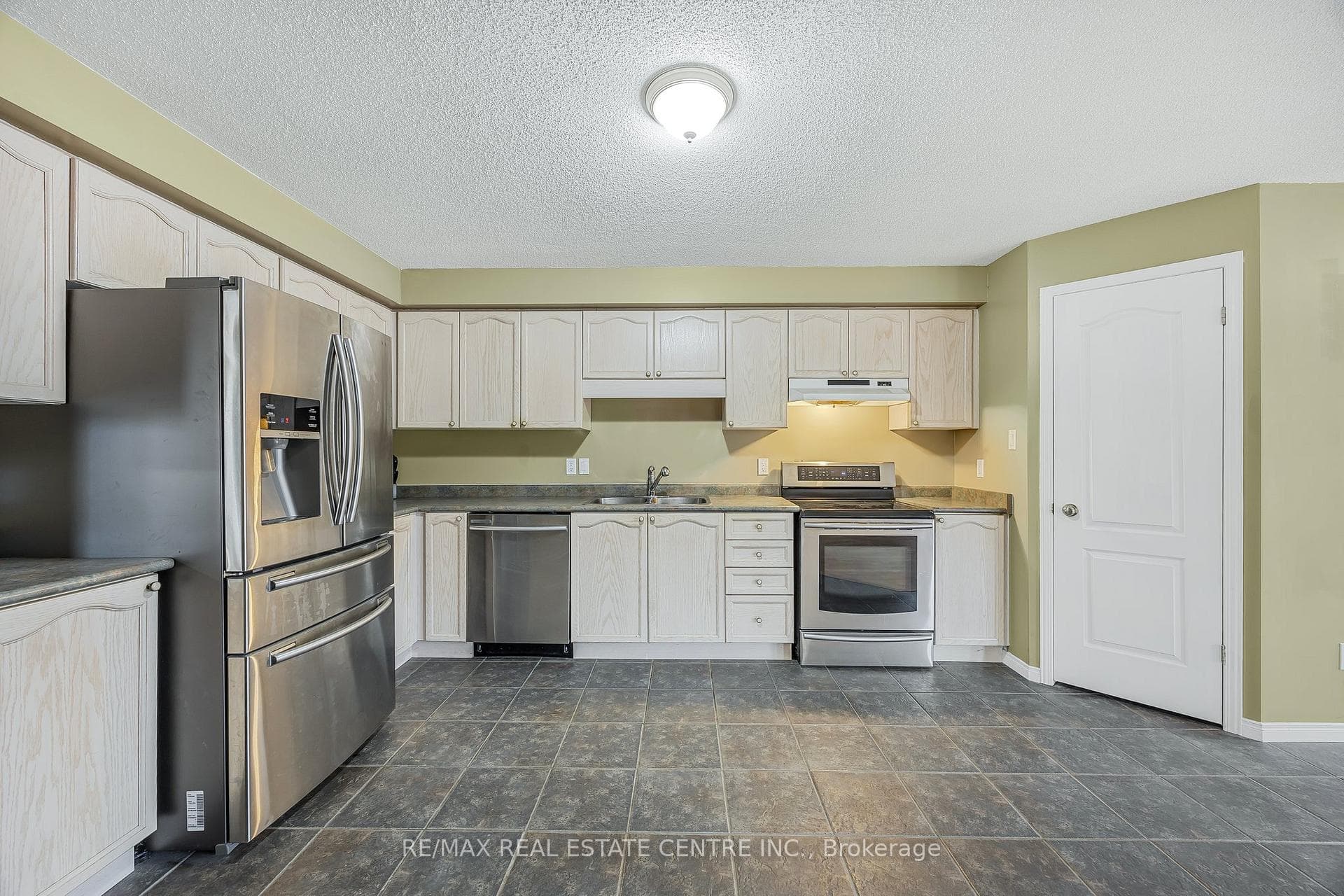 79 Montgomery Boulevard photo 7