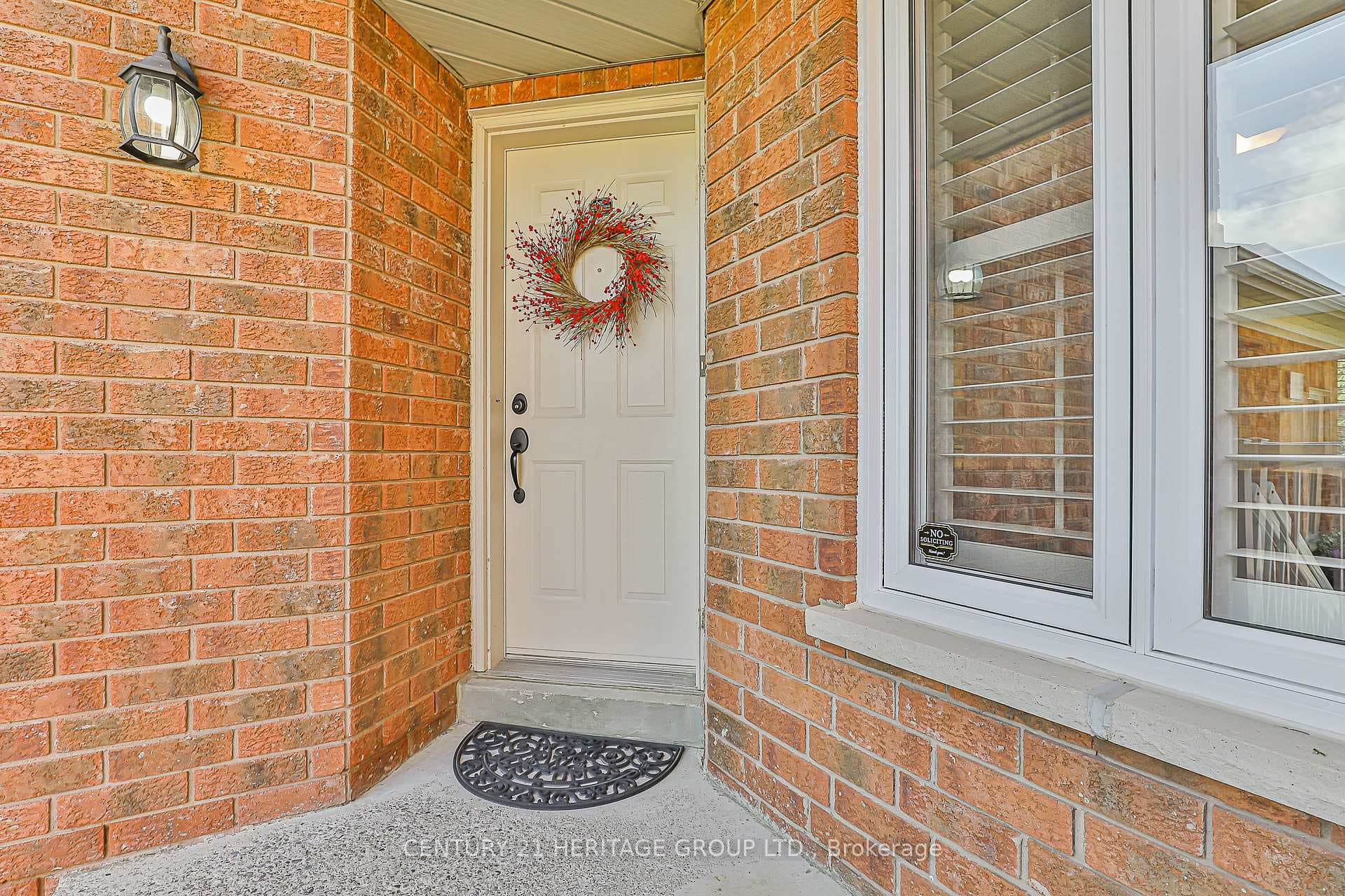 80 Primeau Drive photo 3