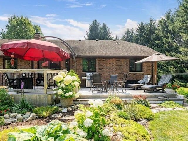 1514 Longwoods Road photo 22