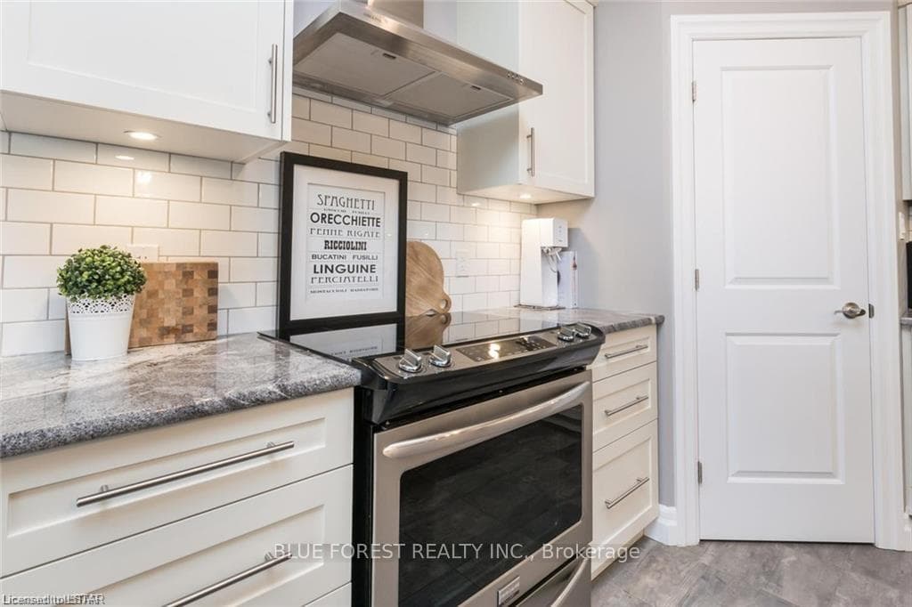 98 Wayside Lane photo 8