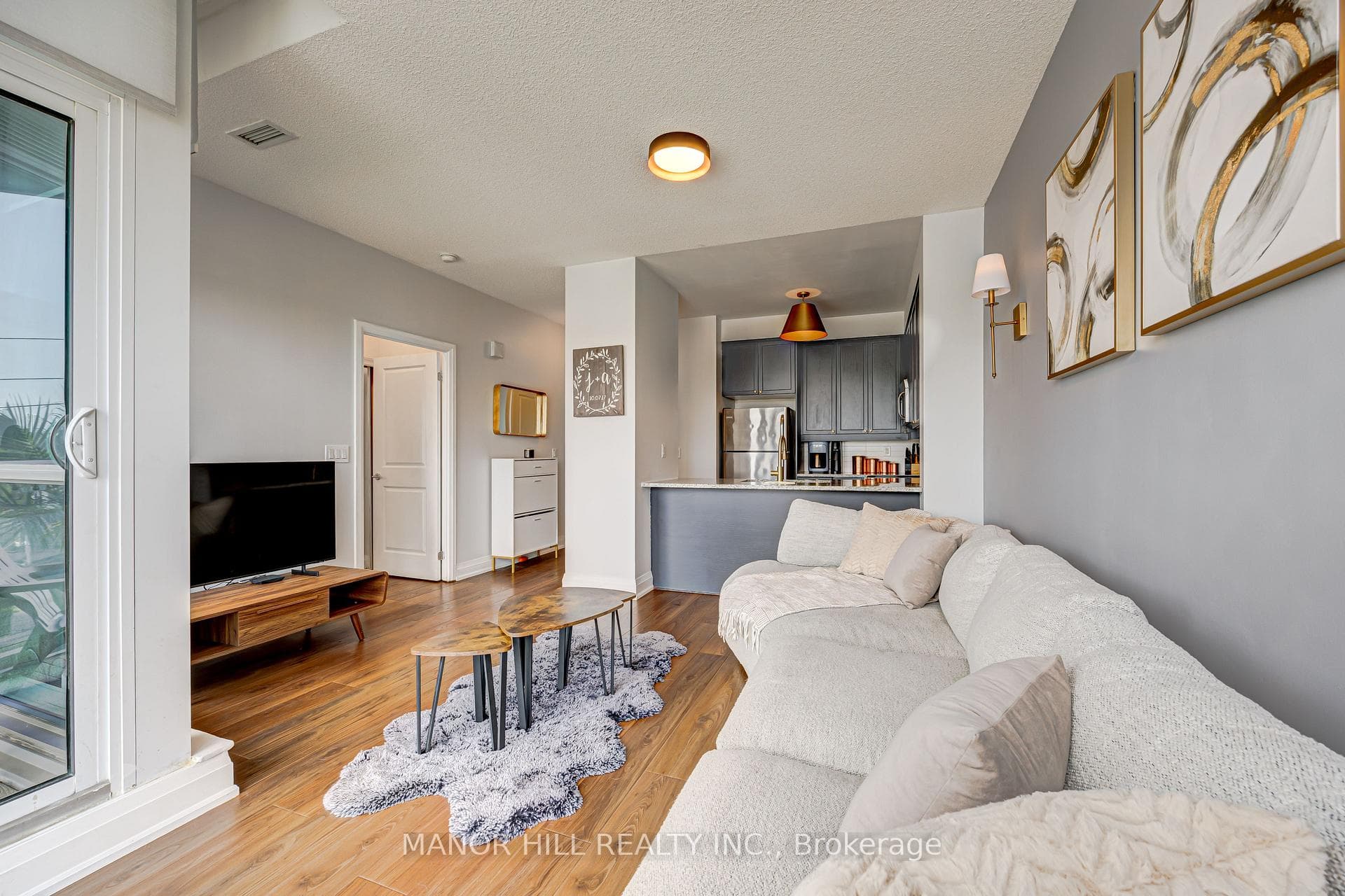 1185 The Queensway N/A Unit 409 photo 1