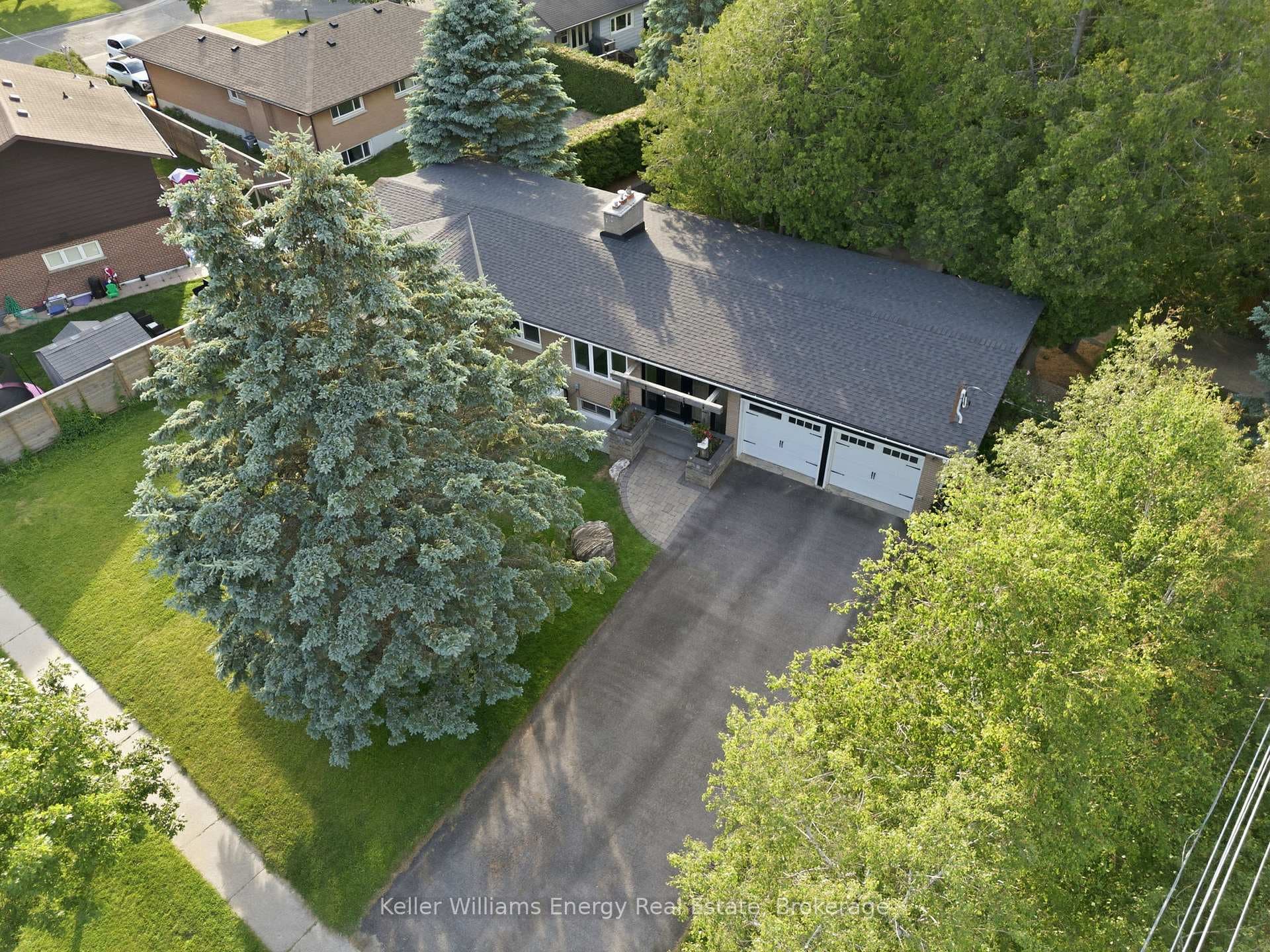 1010 Regent Drive photo 4