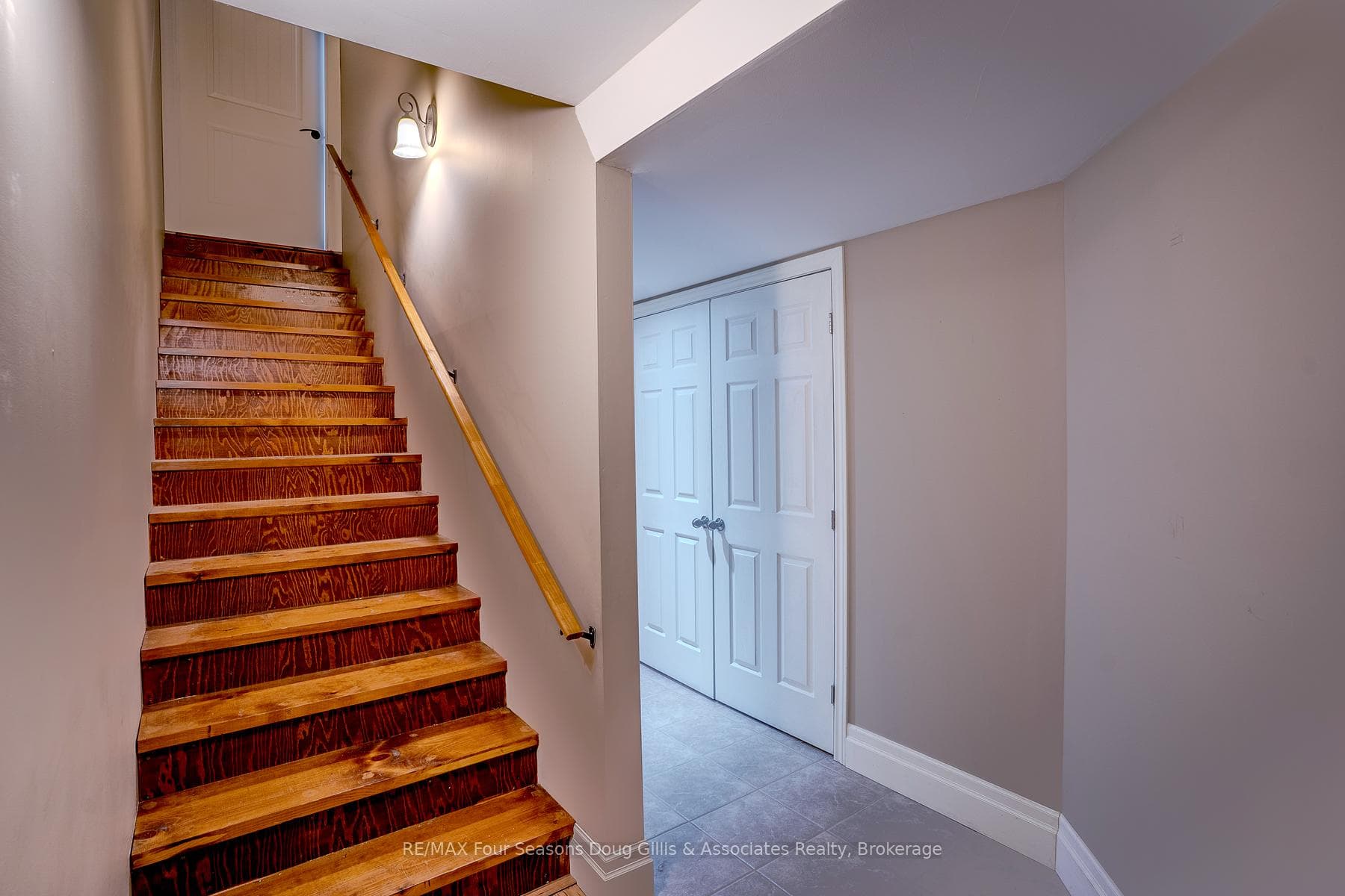 135 Algonquin Drive photo 16