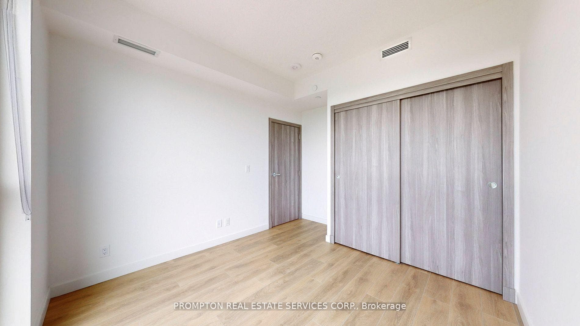 25 McMahon Drive Unit 1702 photo 23