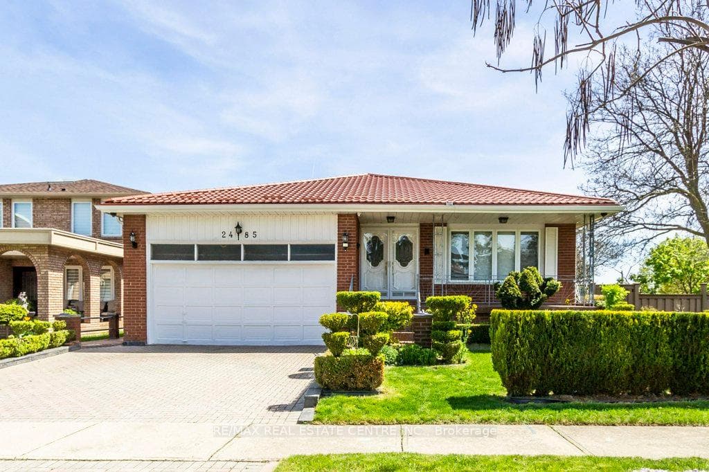 2485 Privet Crescent photo 1