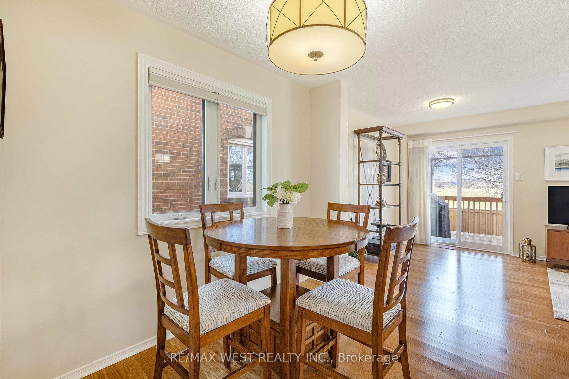 Open-concept Dining Room
