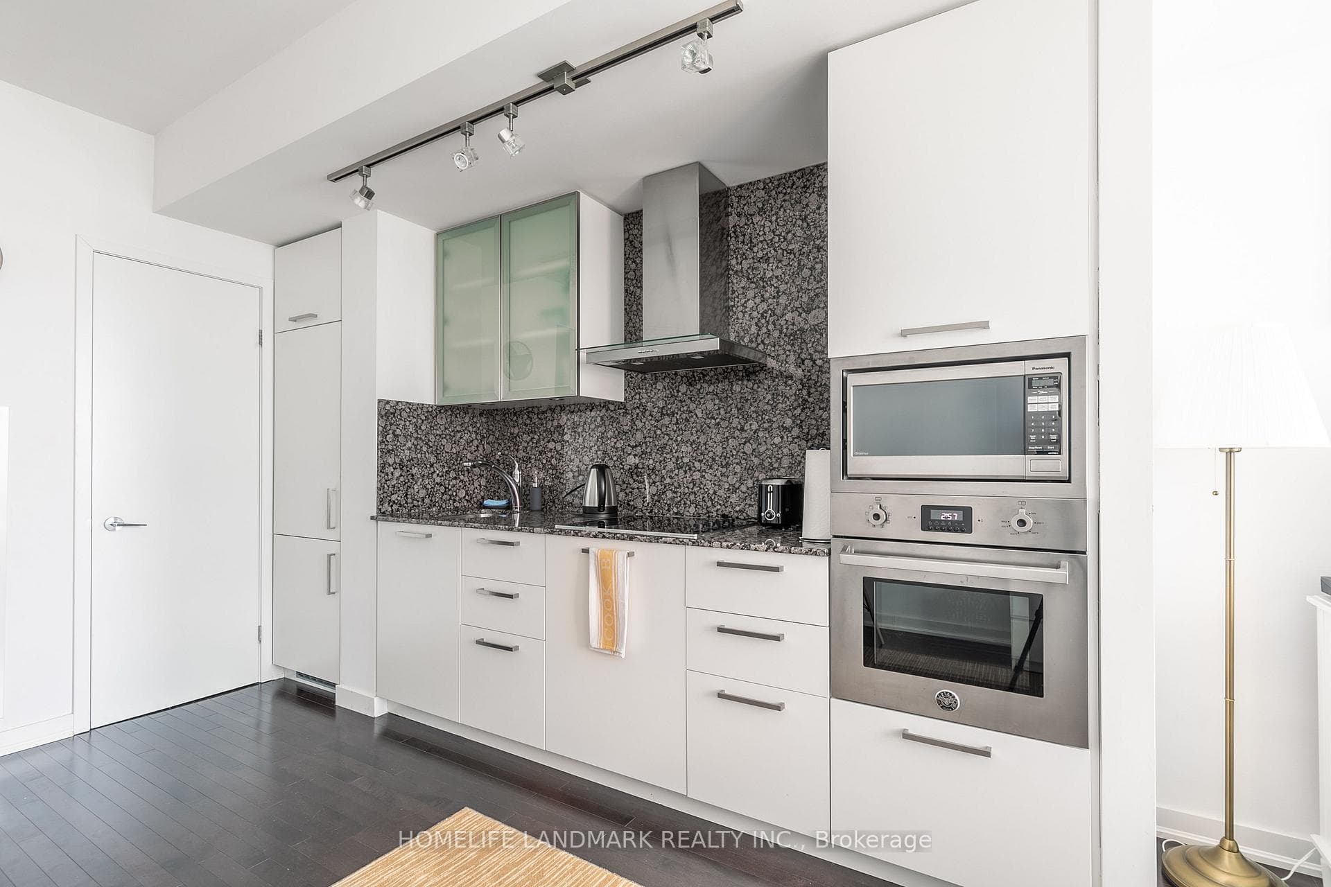 12 York Street Unit 508 photo 7