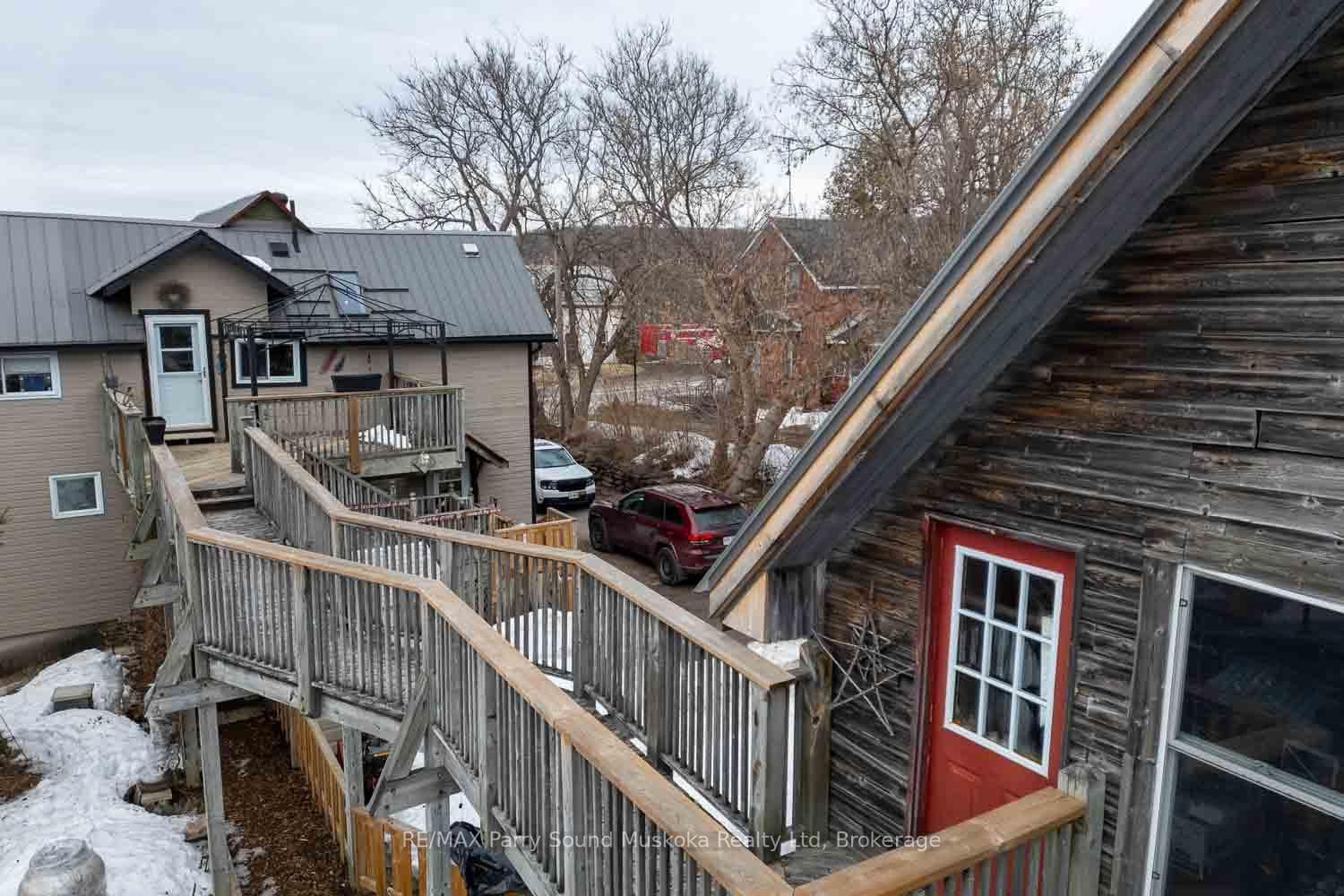 156 Ontario Street photo 2
