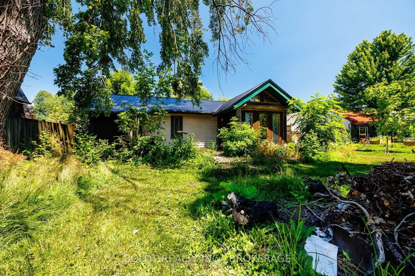 10569 Maplewood Drive photo 3