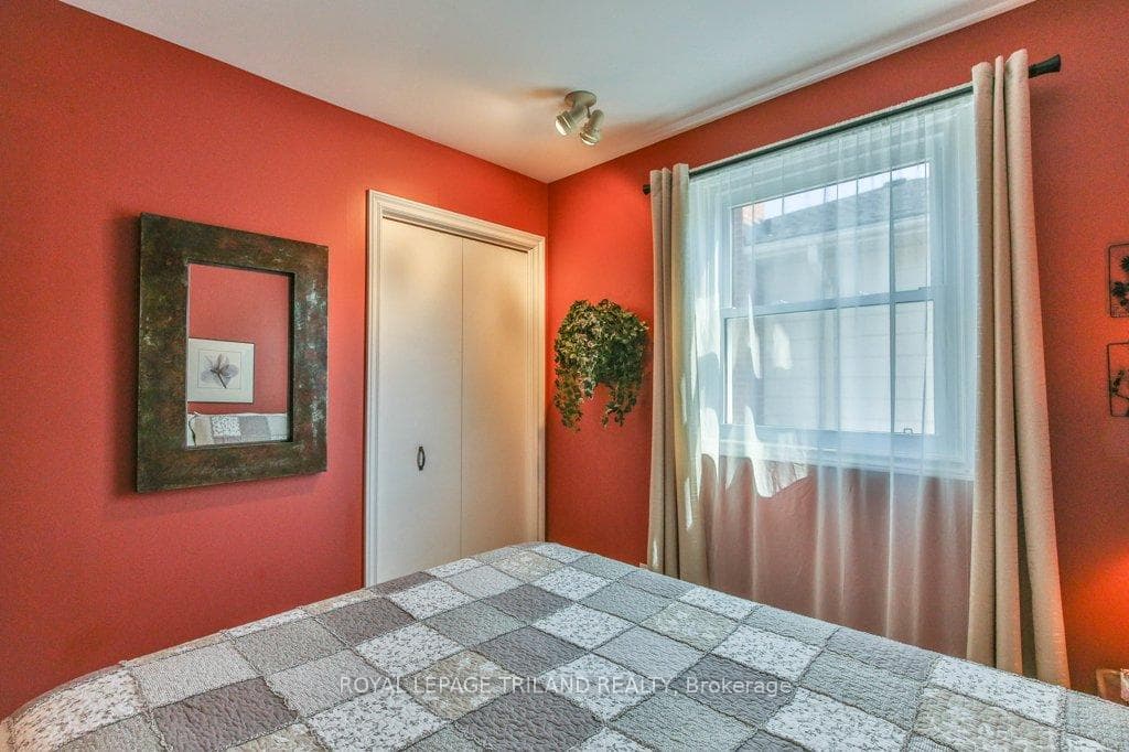 1221 GLENORA Drive photo 36