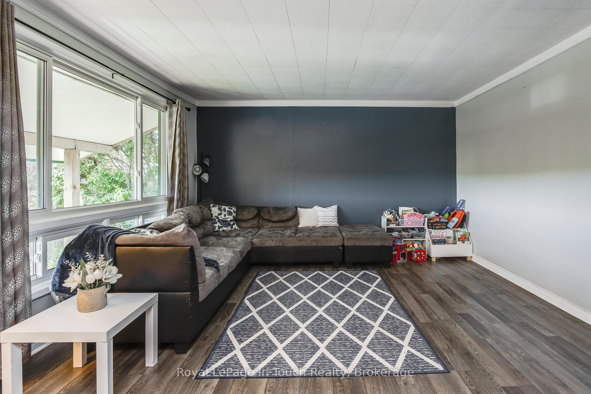 477 Murray Road photo 8