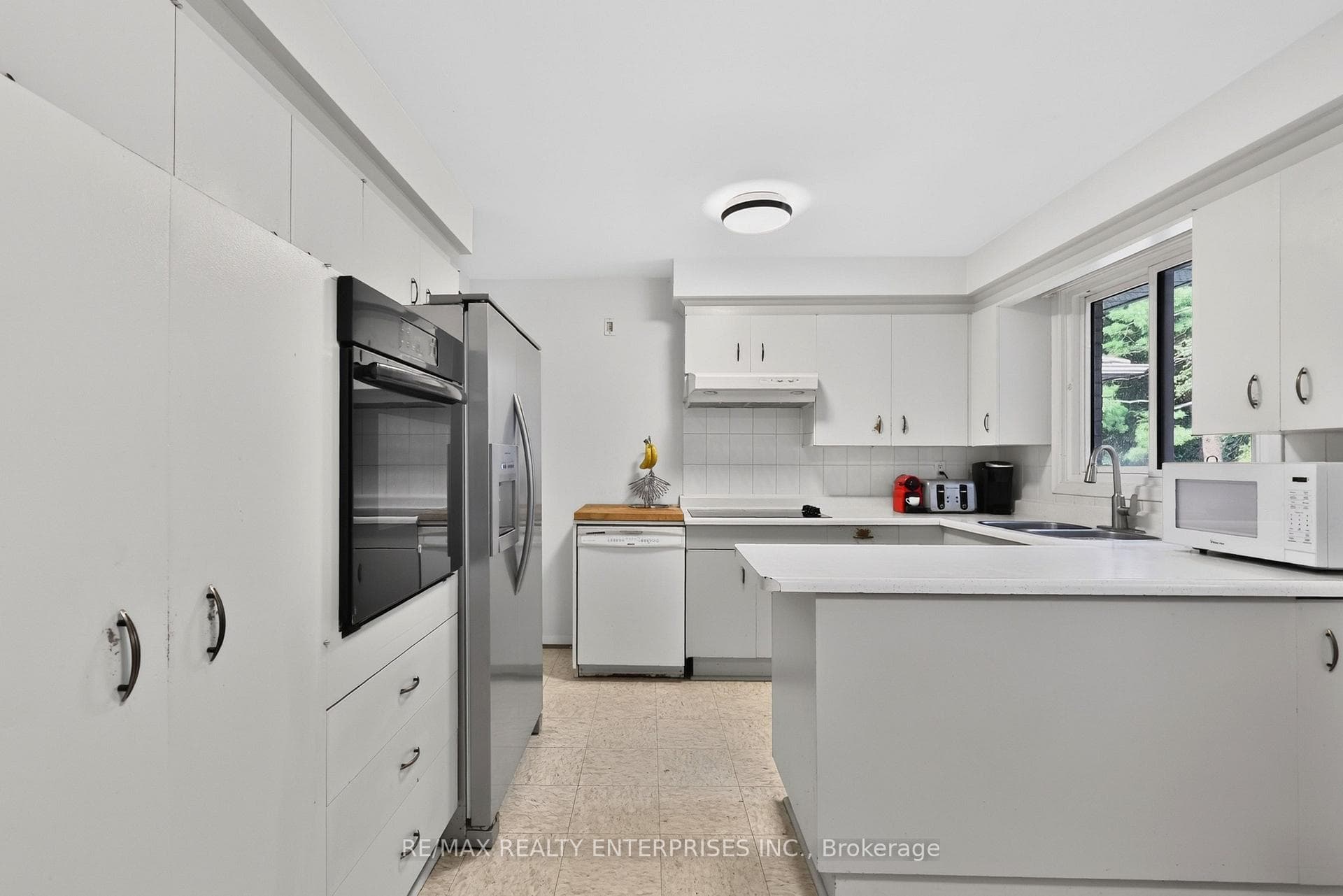975 Cresthampton Lane photo 8