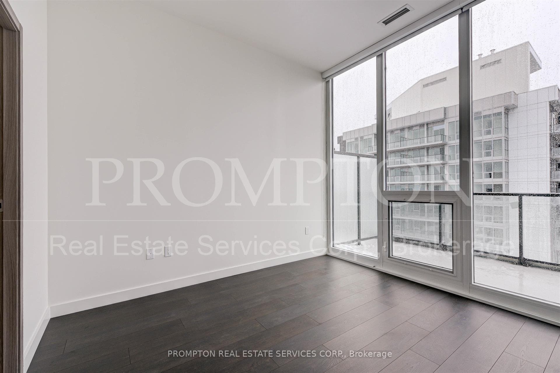95 McMahon Drive Unit 2801 photo 11