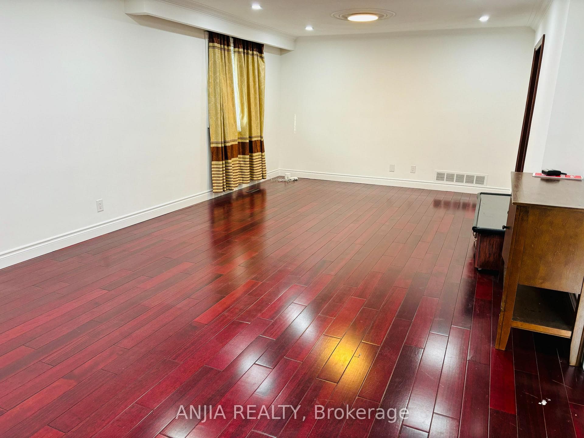 4 Terryhill Crescent Unit main photo 2