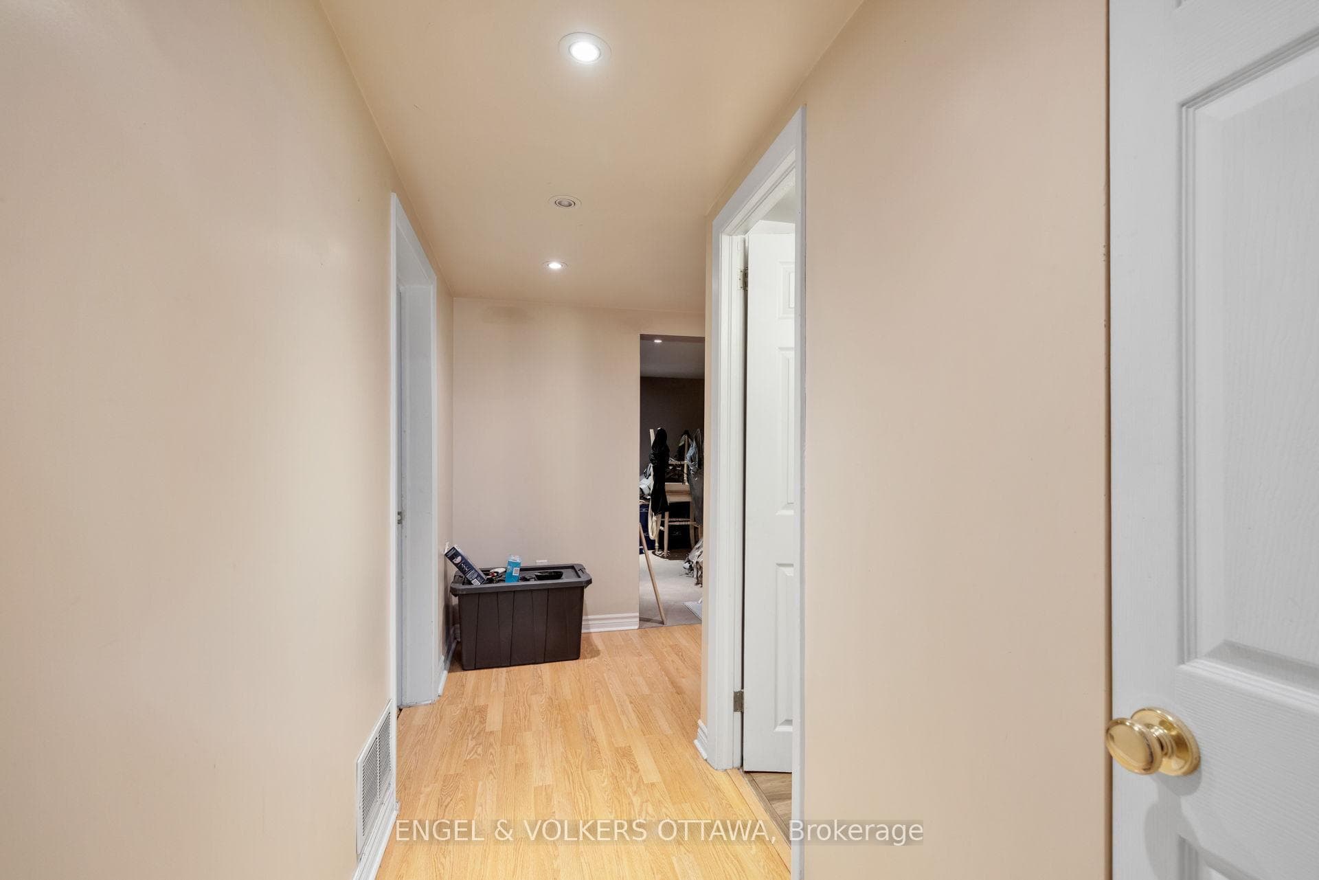 1311 S Avenue photo 40