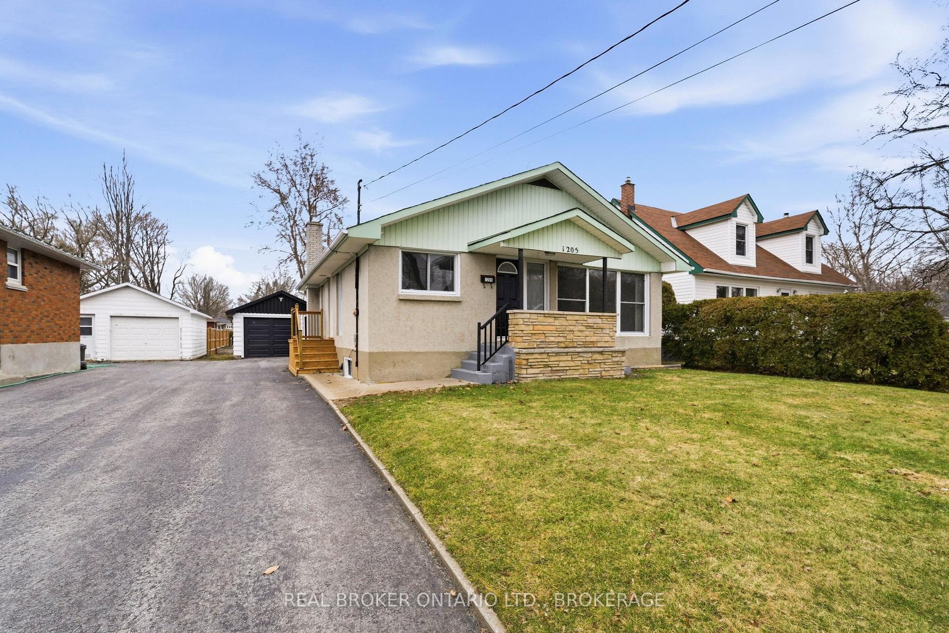 1205 Osborne Avenue photo 2