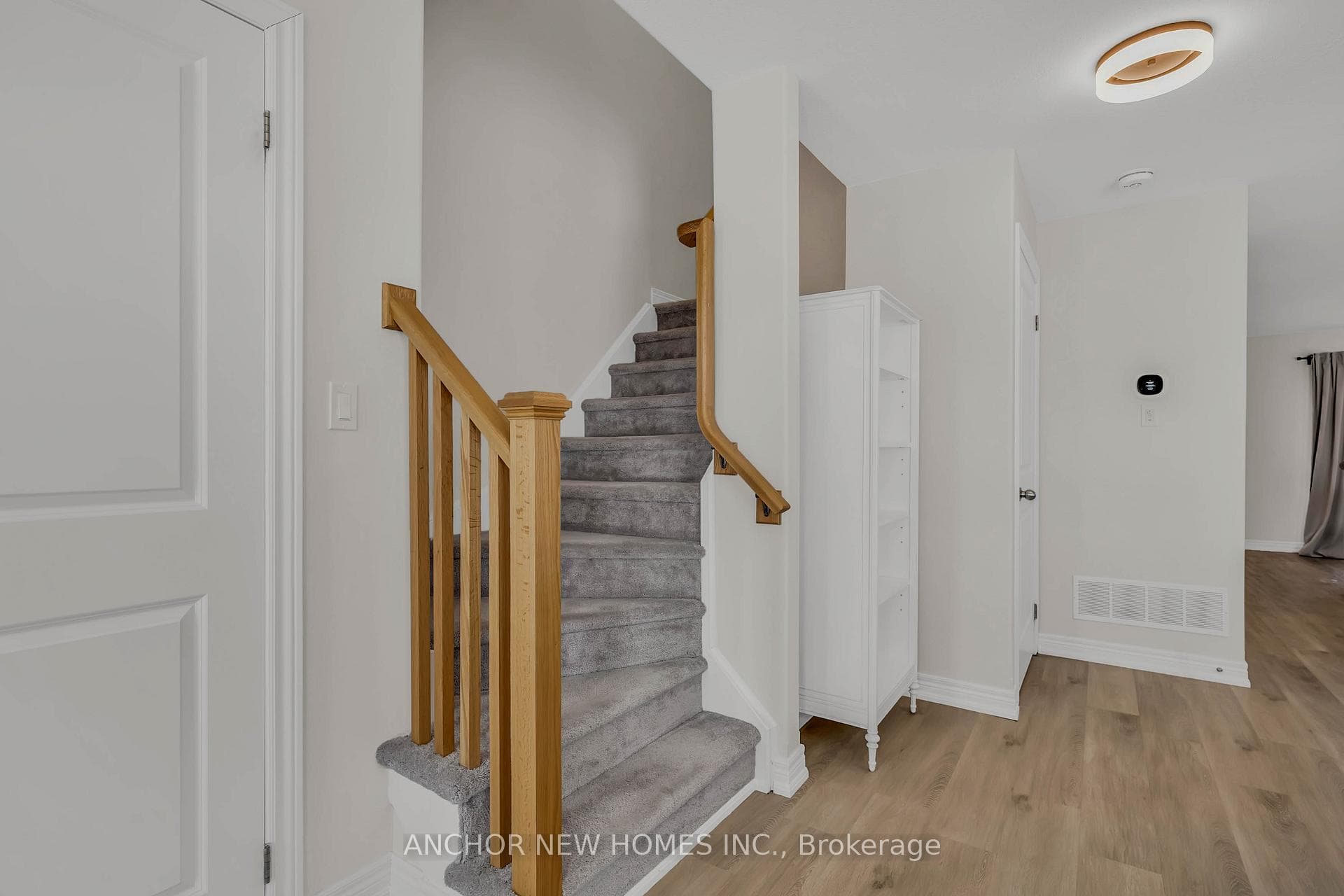 883 Broadway Boulevard photo 16