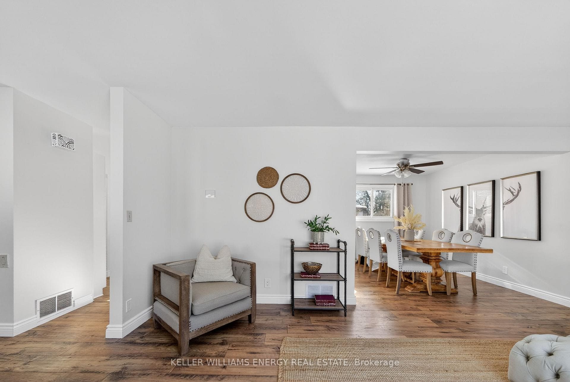 40 Robertson Lane photo 7