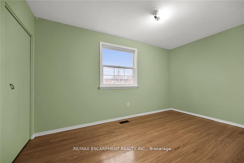 146 Princeton Drive photo 17