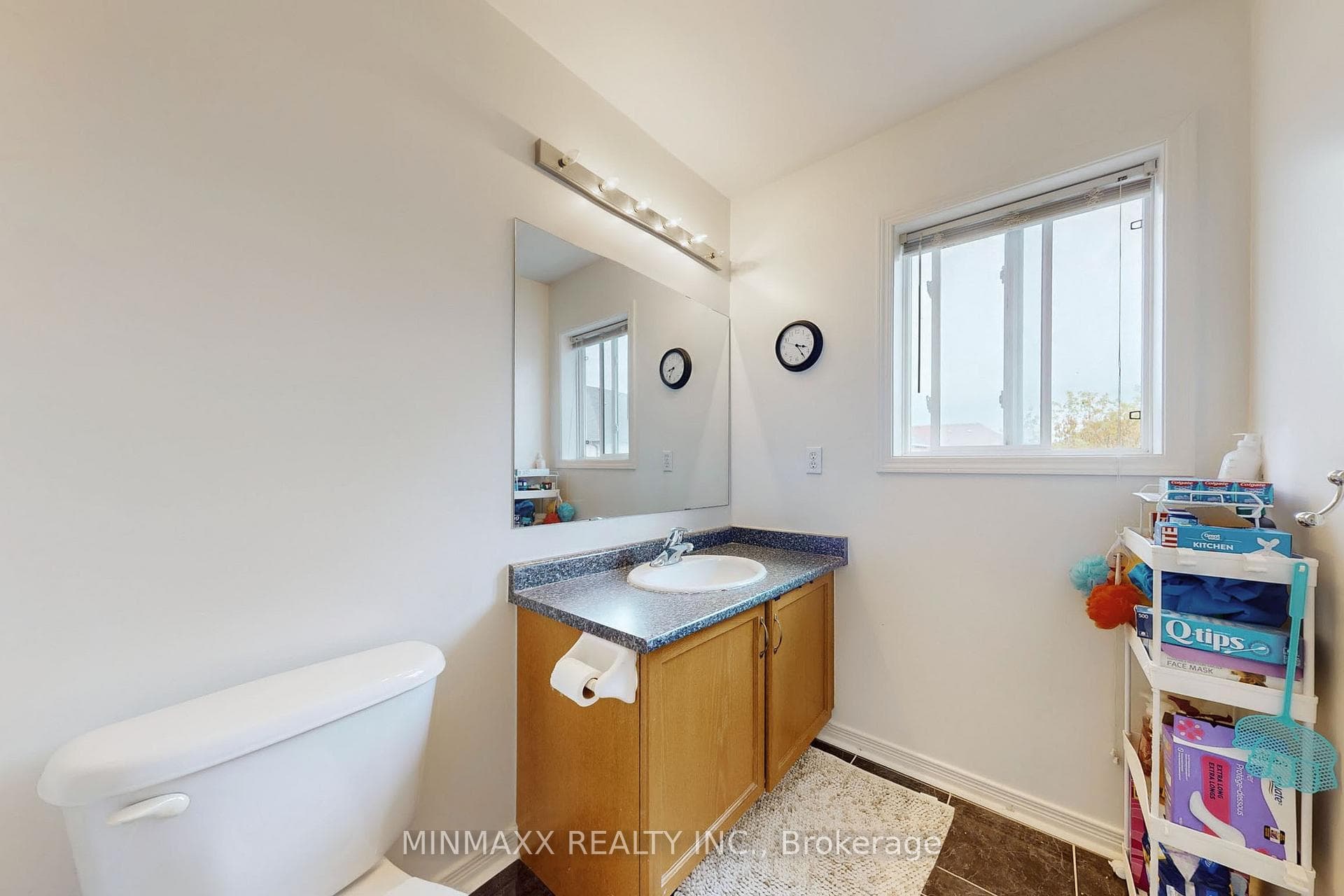 420 Hobbs Crescent photo 28