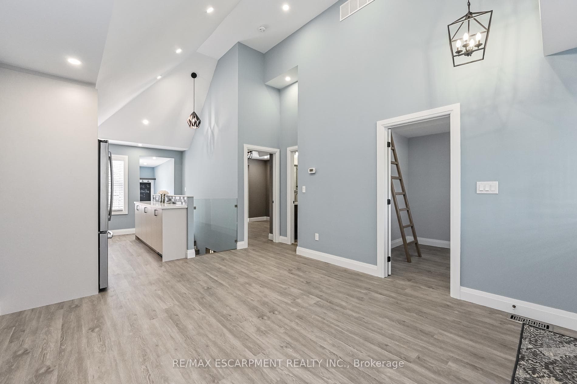 95 Houghton Avenue photo 7