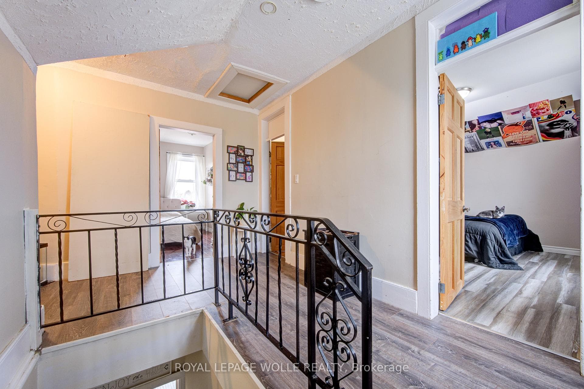 137 Wellington Street photo 15