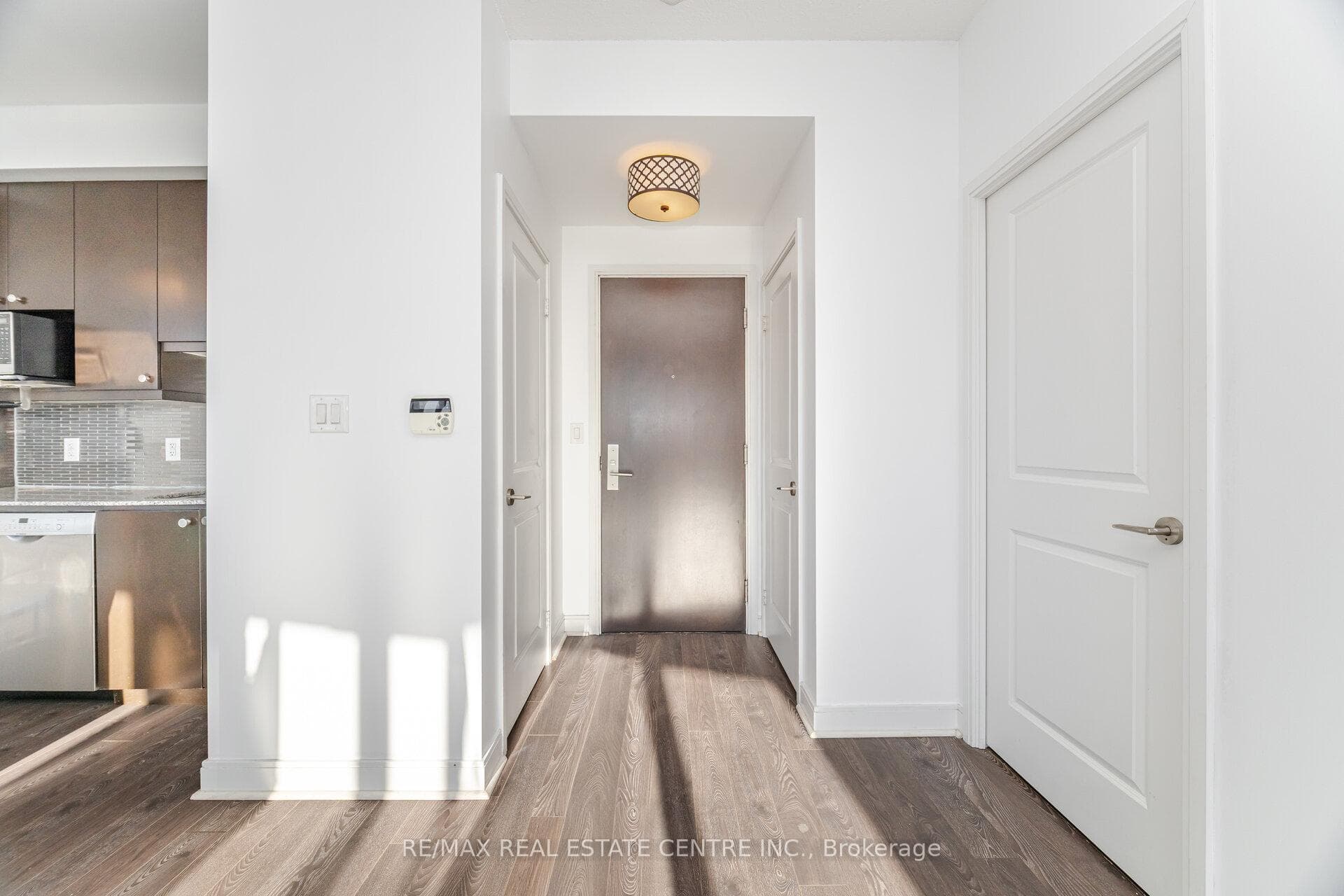 50 Absolute Avenue Unit 4006 photo 7
