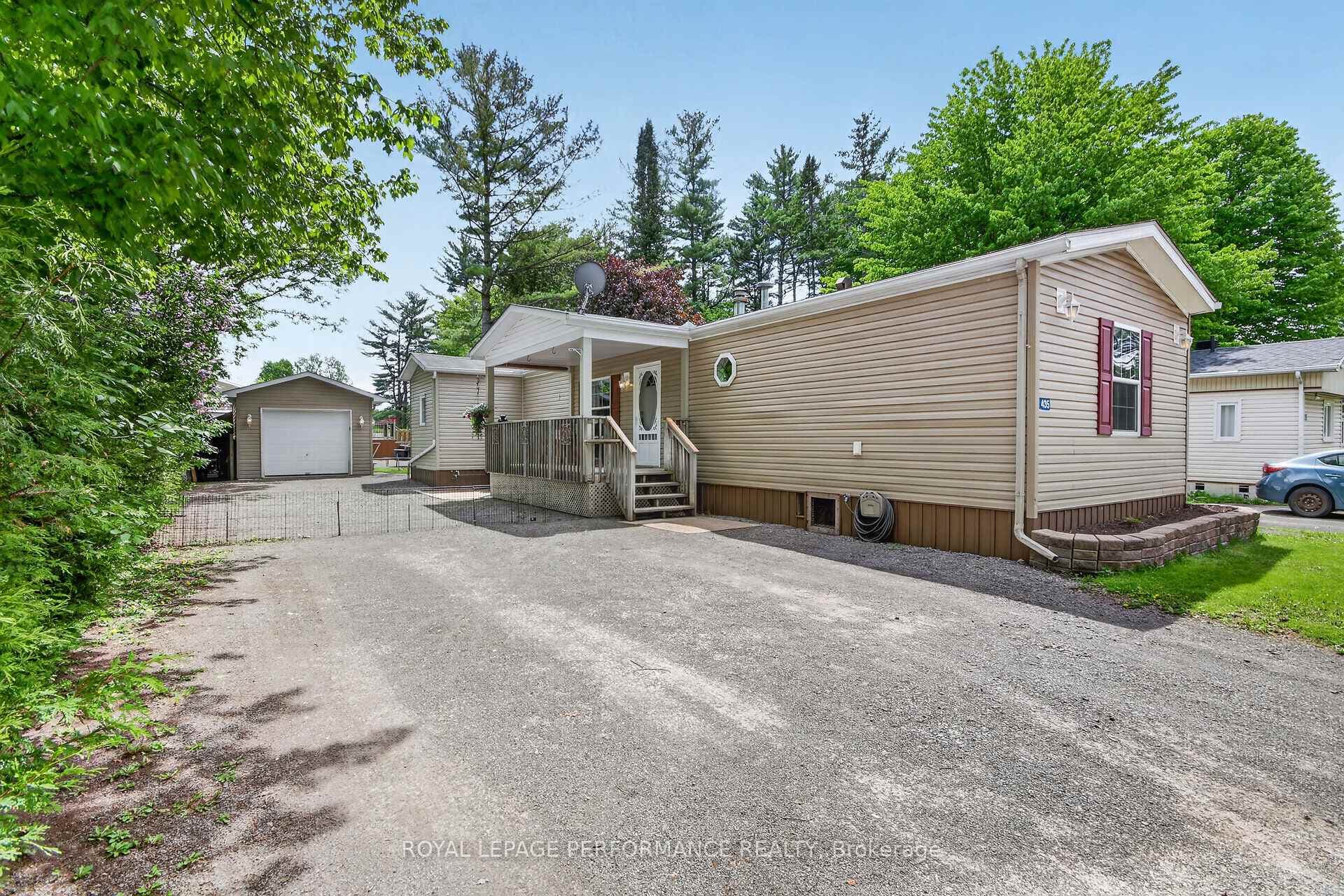 Welcome home to 8250 County Road 17 Unit 435!