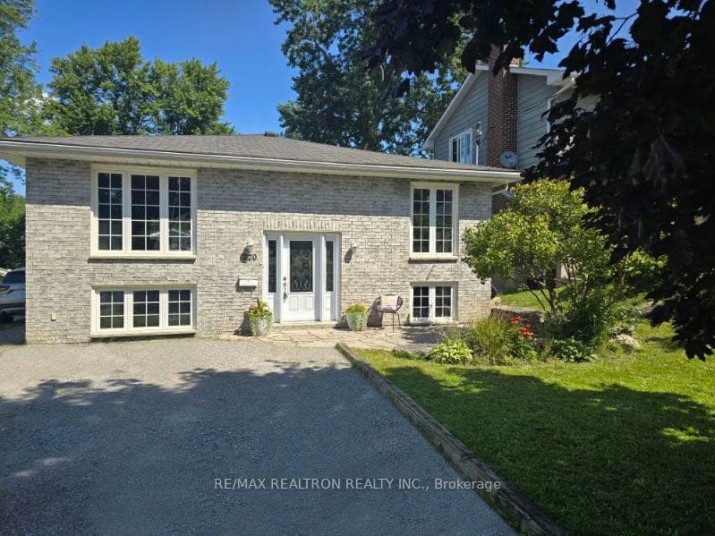 220 Elm Avenue photo 1