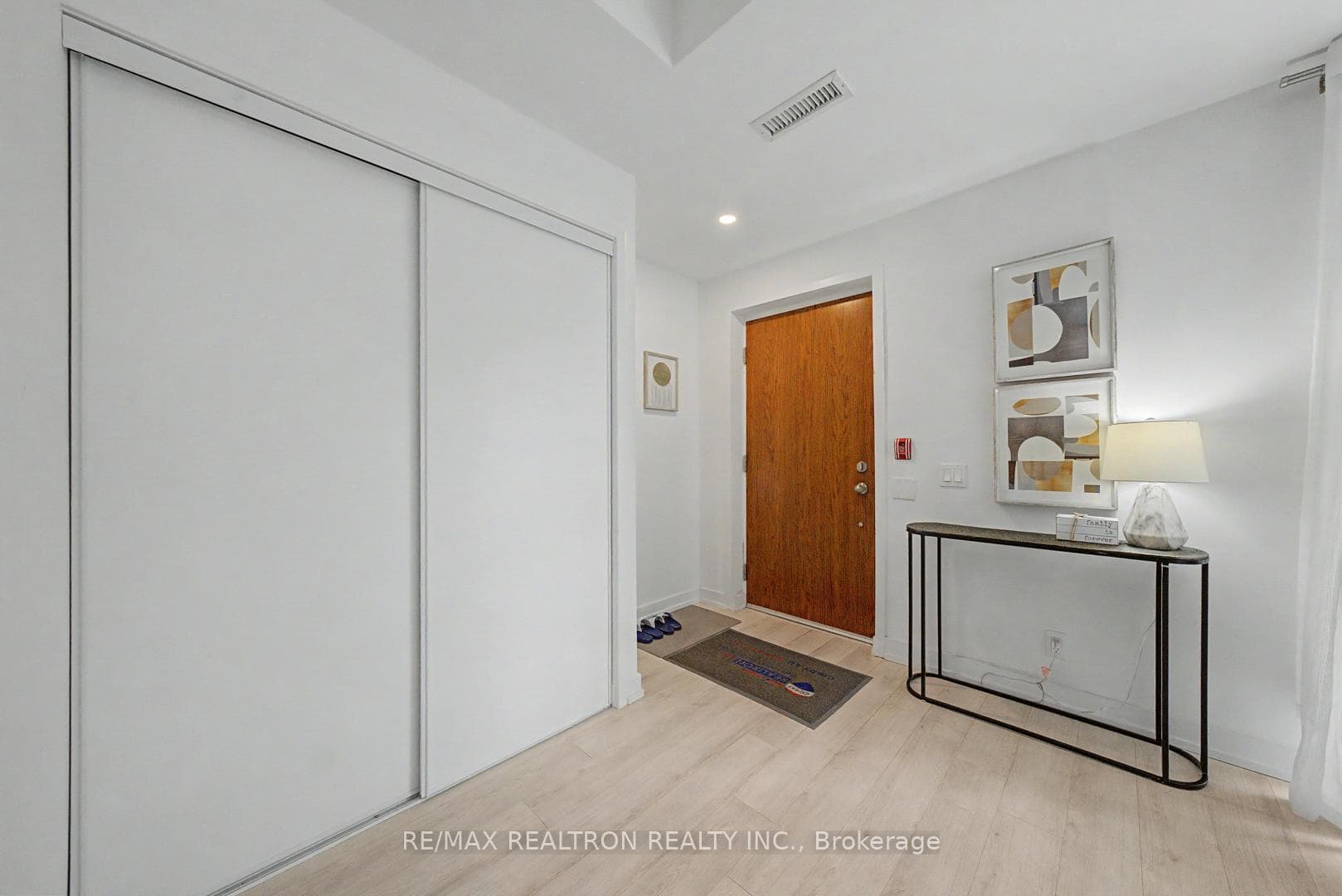 33 Helendale Avenue Unit 102 photo 12