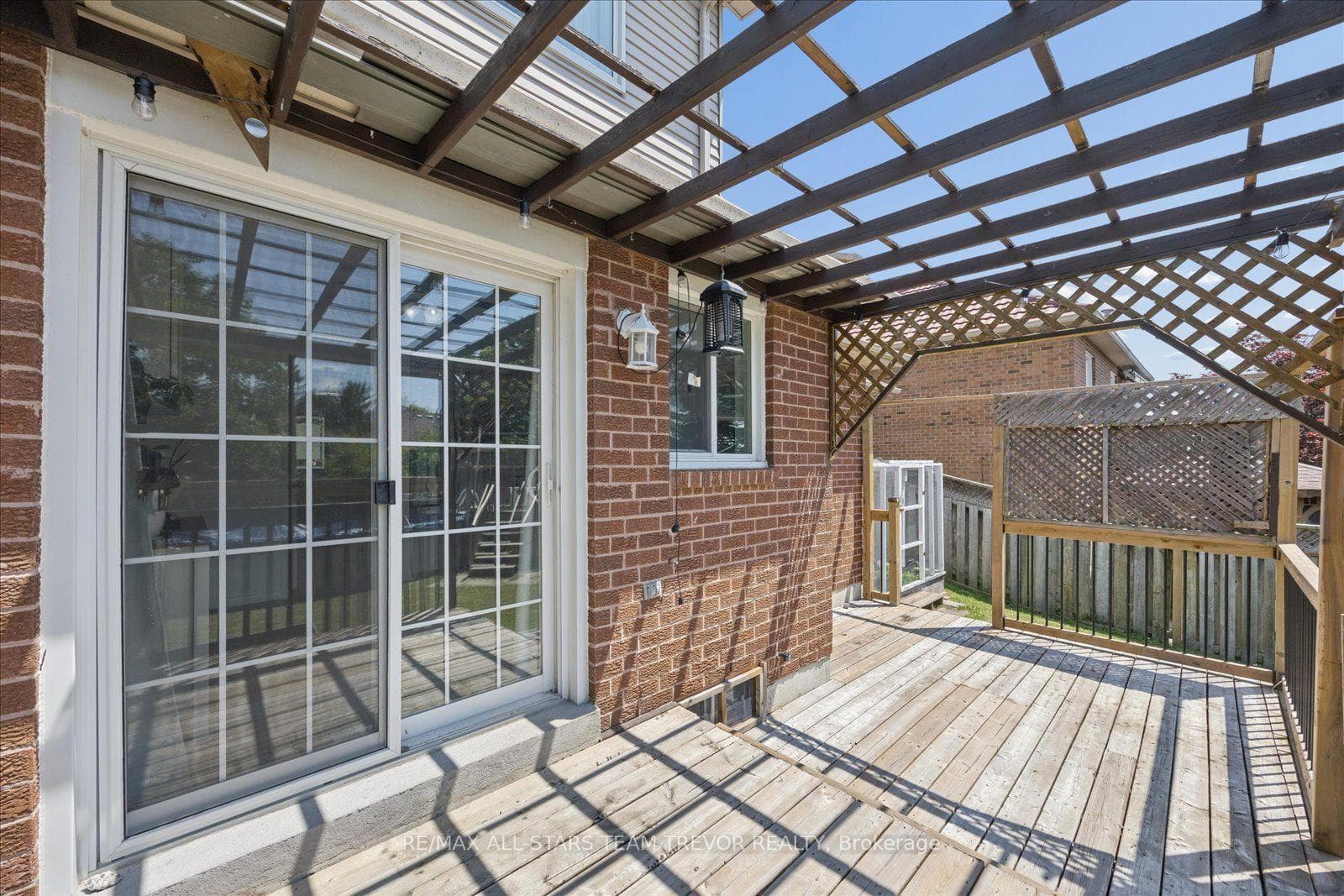 98 Carrick Avenue photo 33