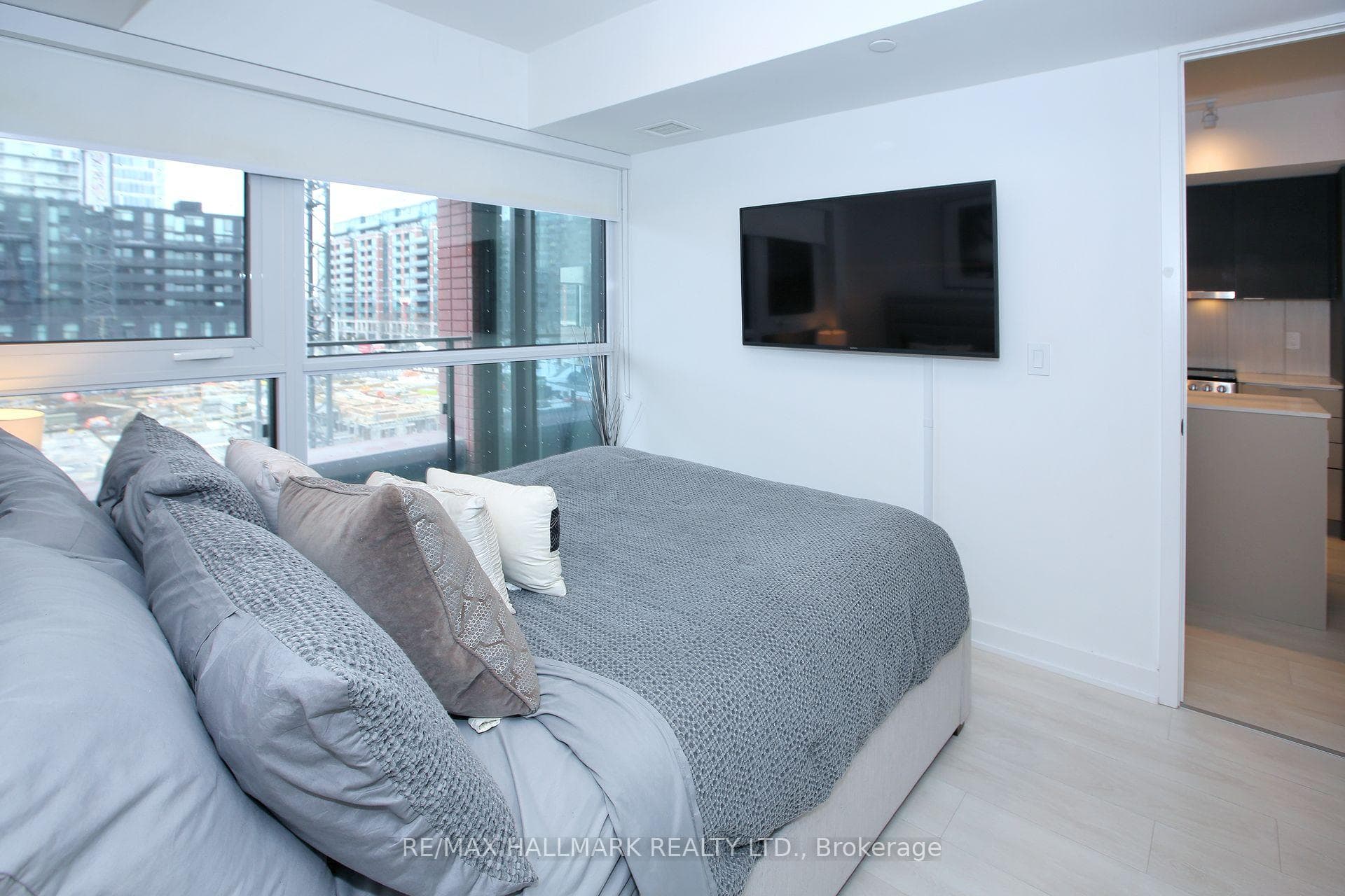 Primary Bed W Floor-To-Ceiling Windows&Dbl Closet