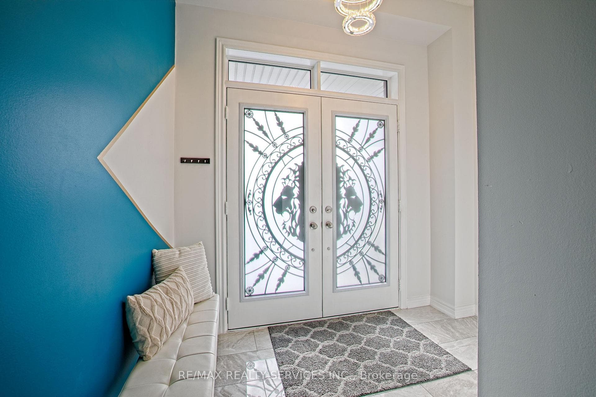 22 Ogston Crescent photo 5