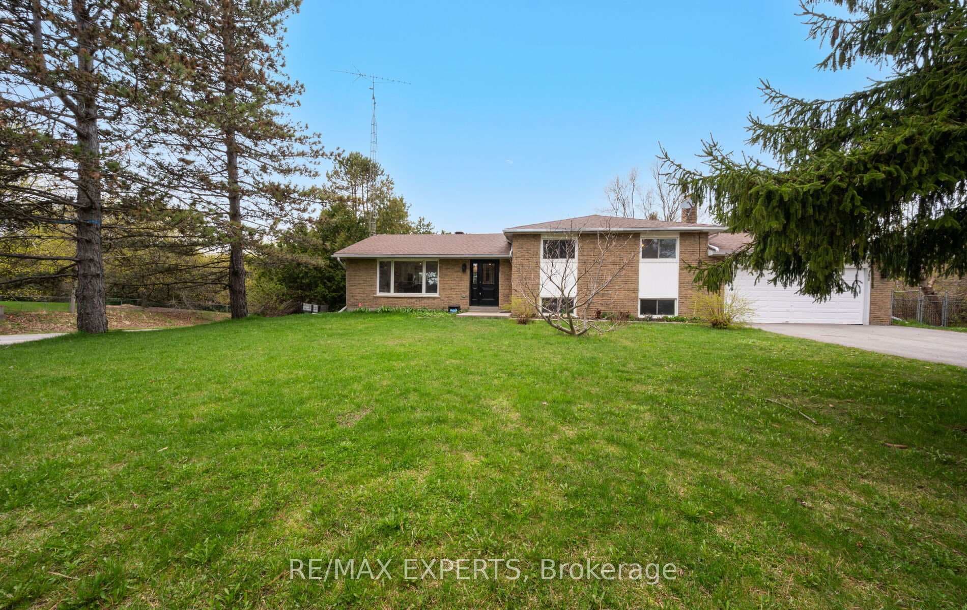 12 Simon Drive photo 3