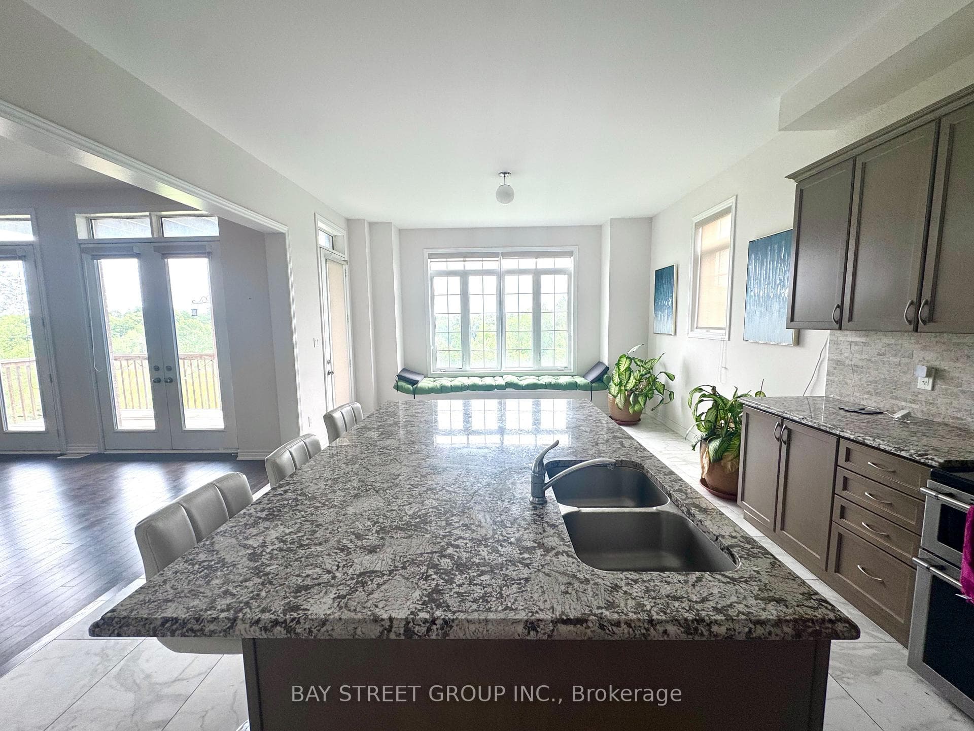 1003 Green Street photo 6