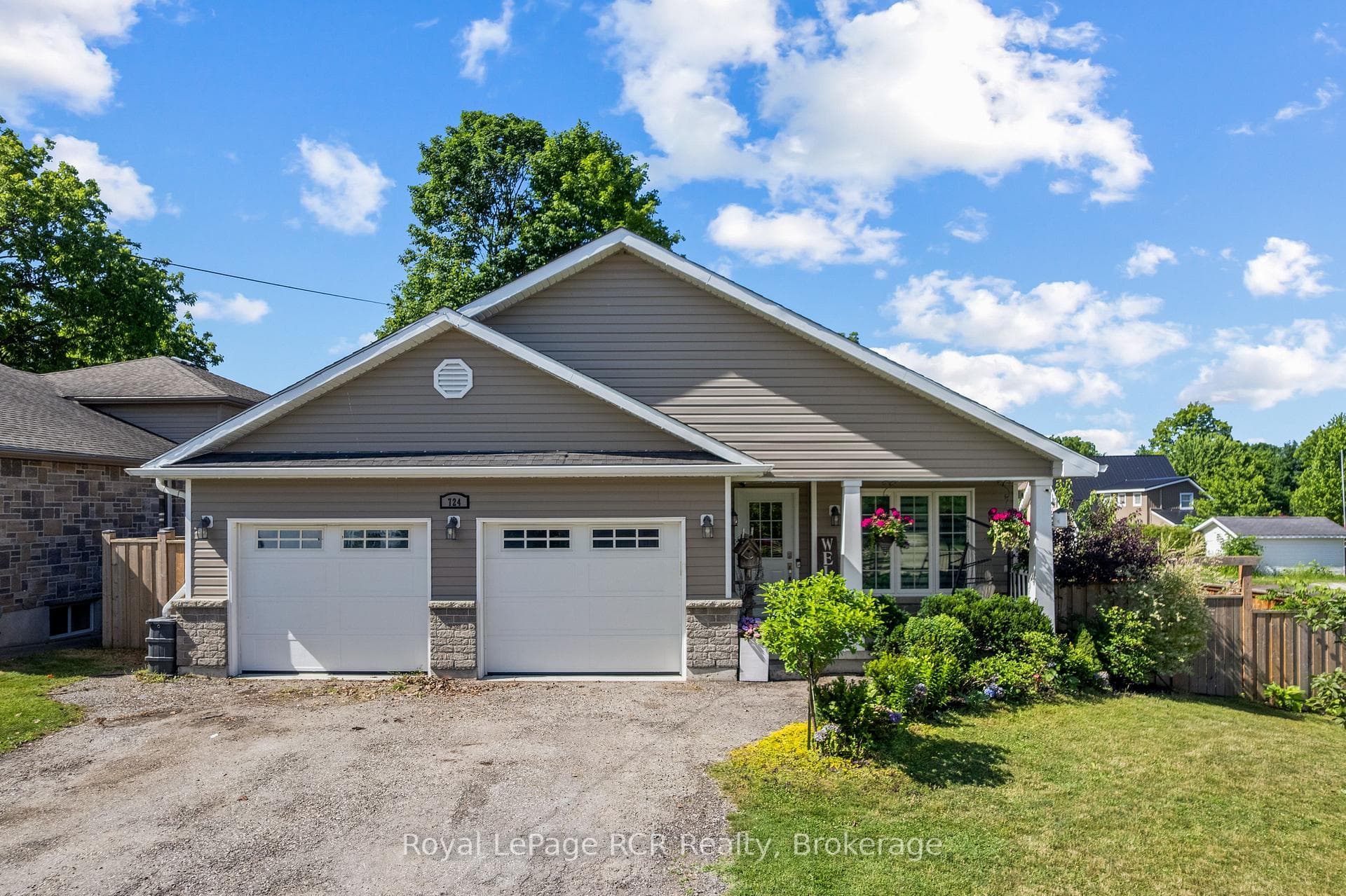 724 Elgin Street photo 2