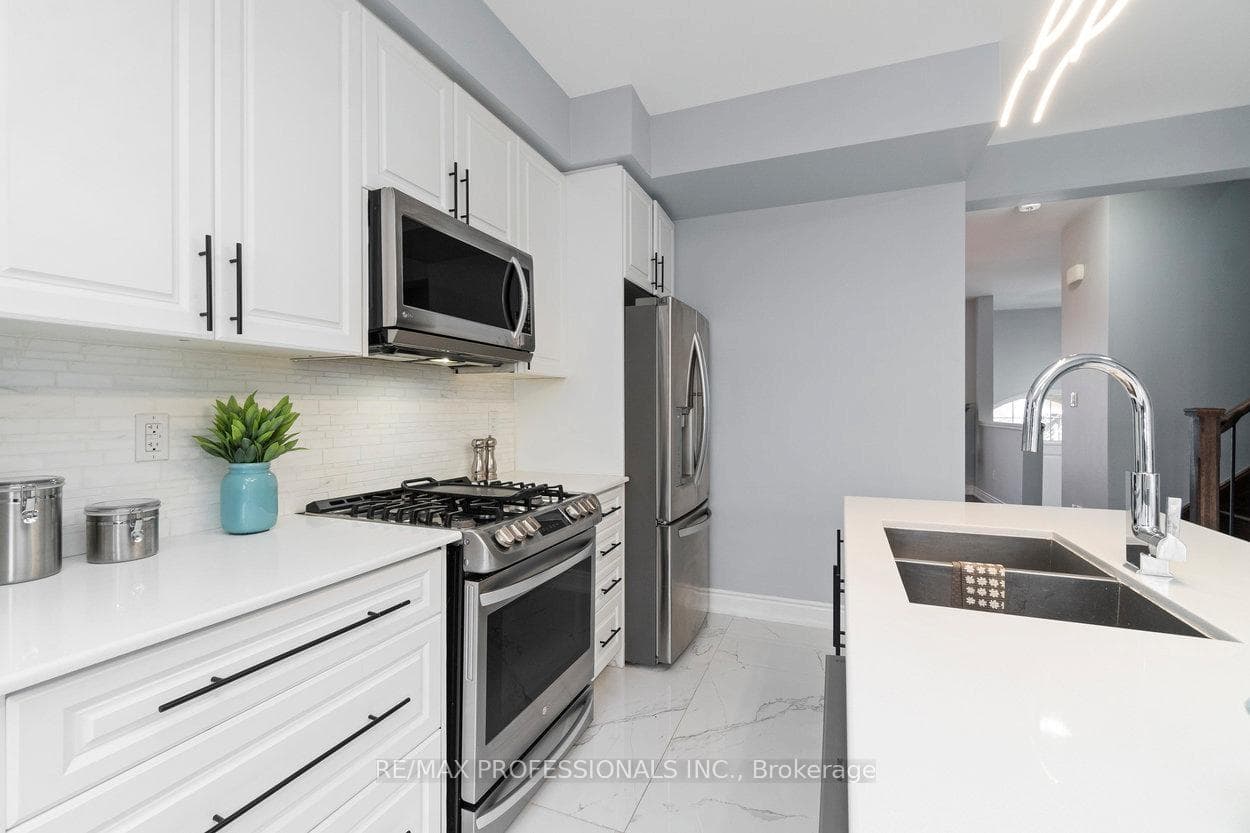 12 Augustus Terrace Unit 104 photo 17