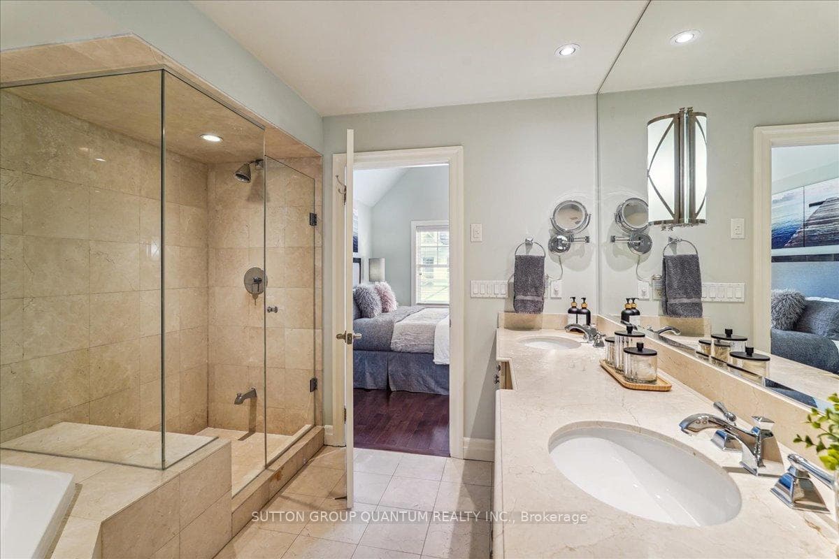 2378 Marine Drive photo 17