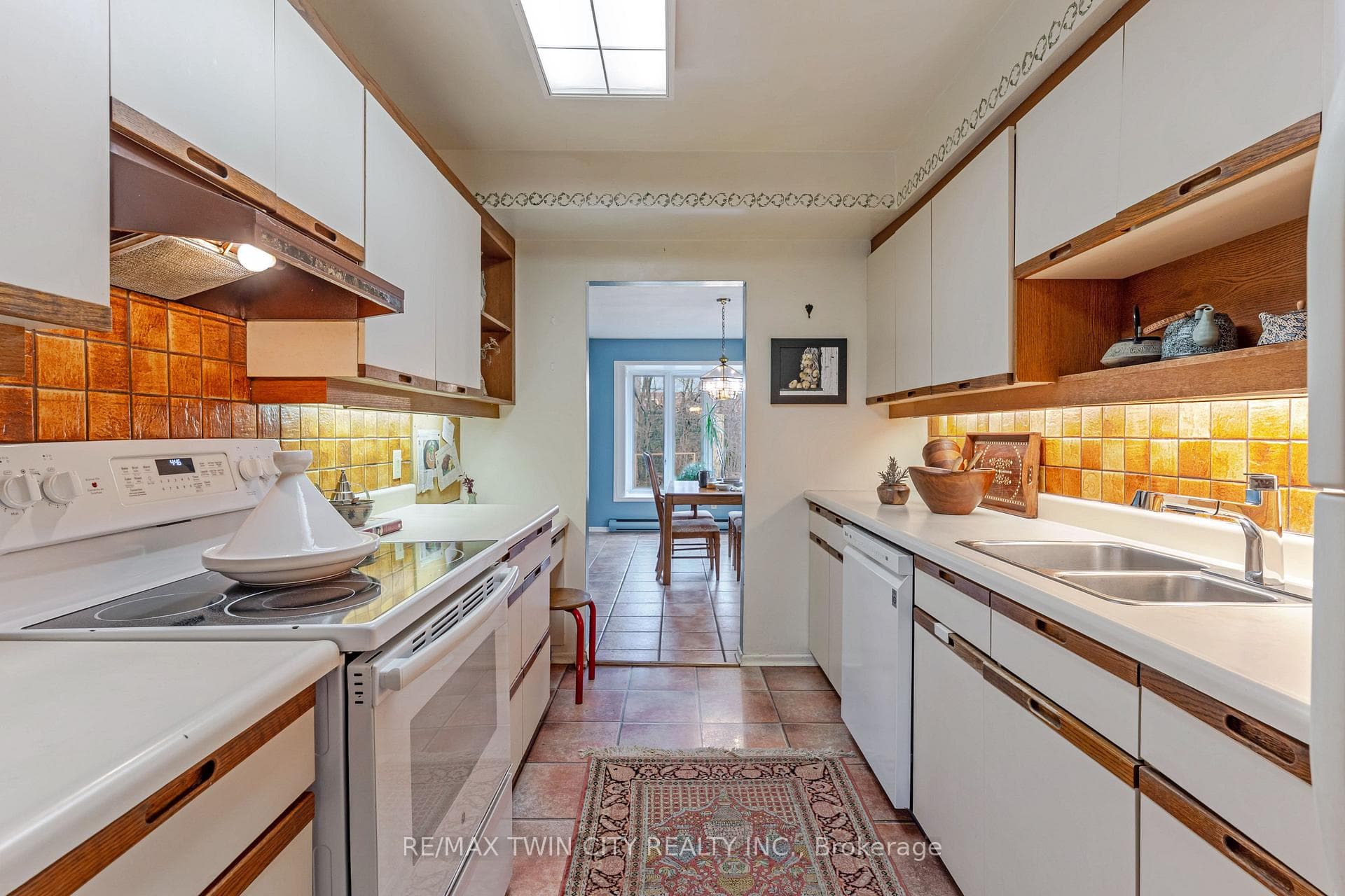 390 Tamarack Drive photo 15