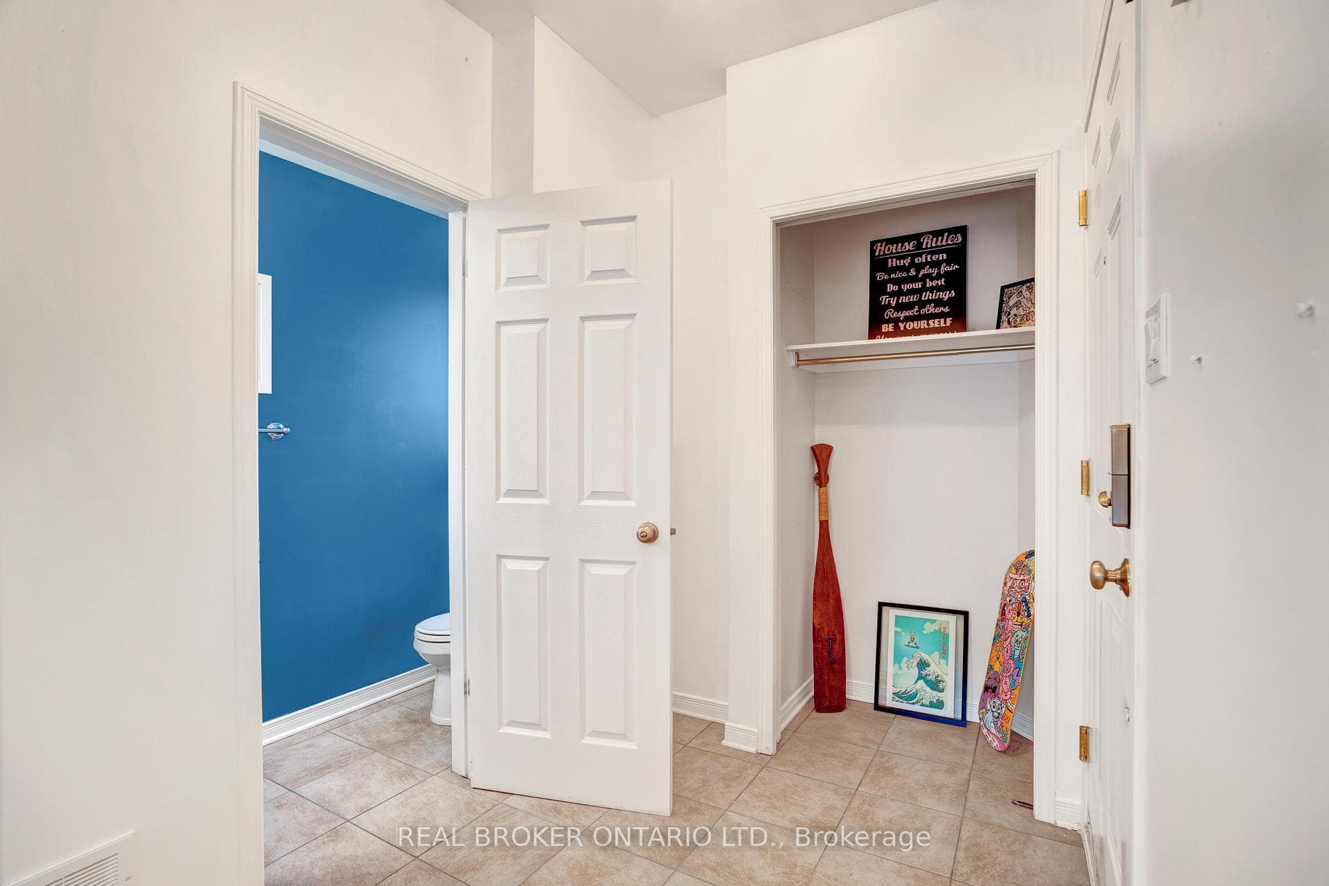 292 London Terrace photo 2