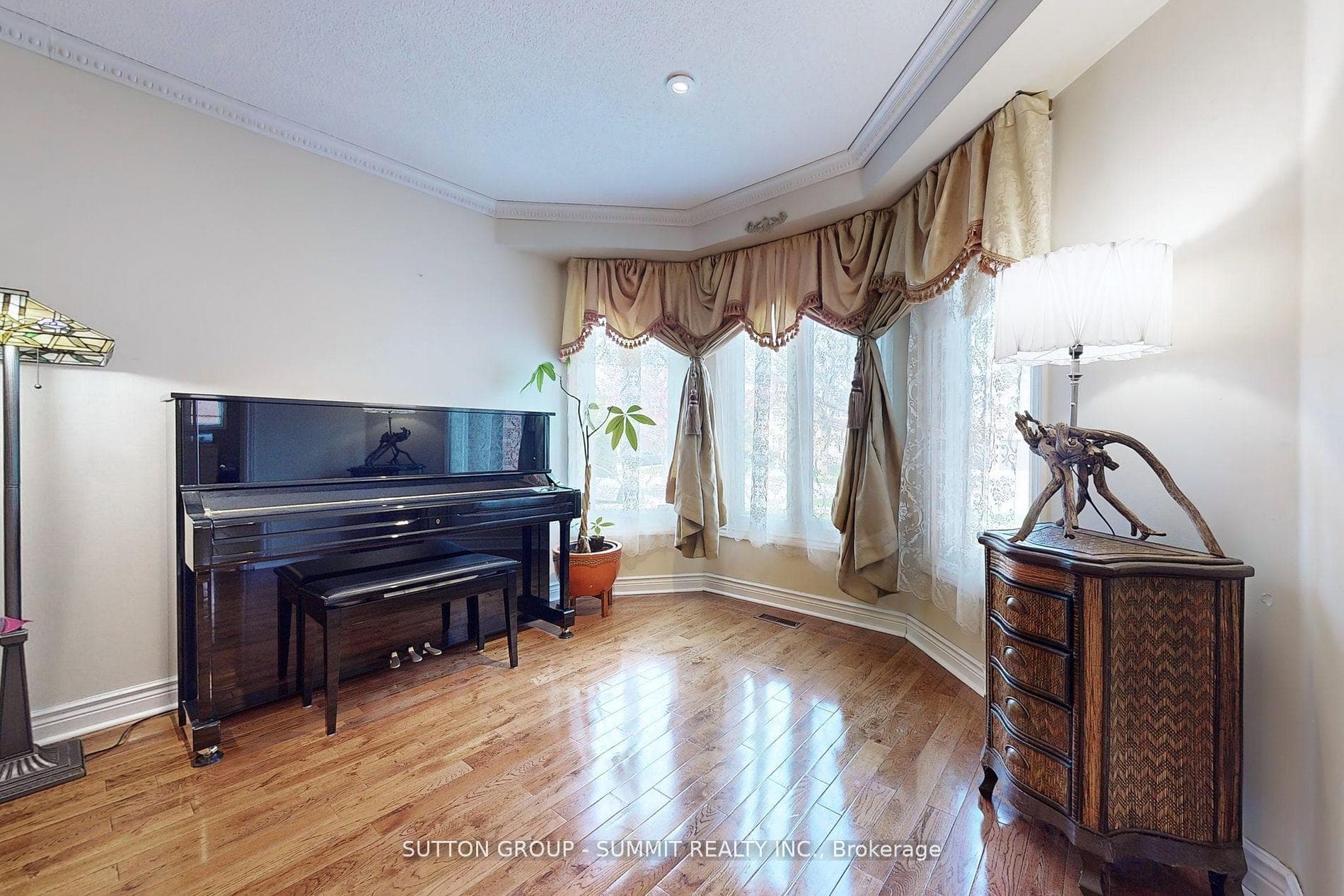 5249 Champlain Trail photo 4