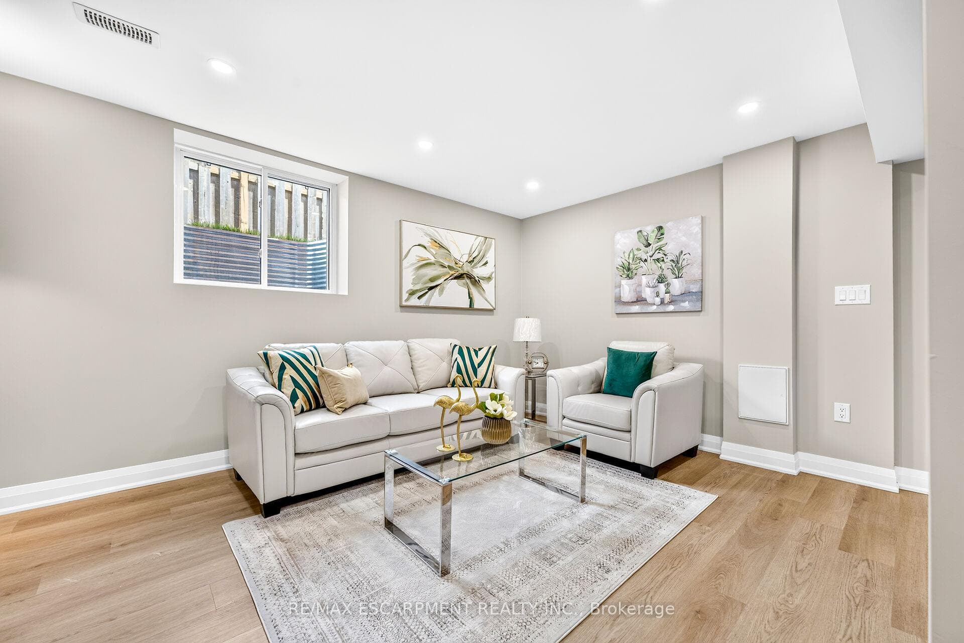 150 Howard Avenue photo 27