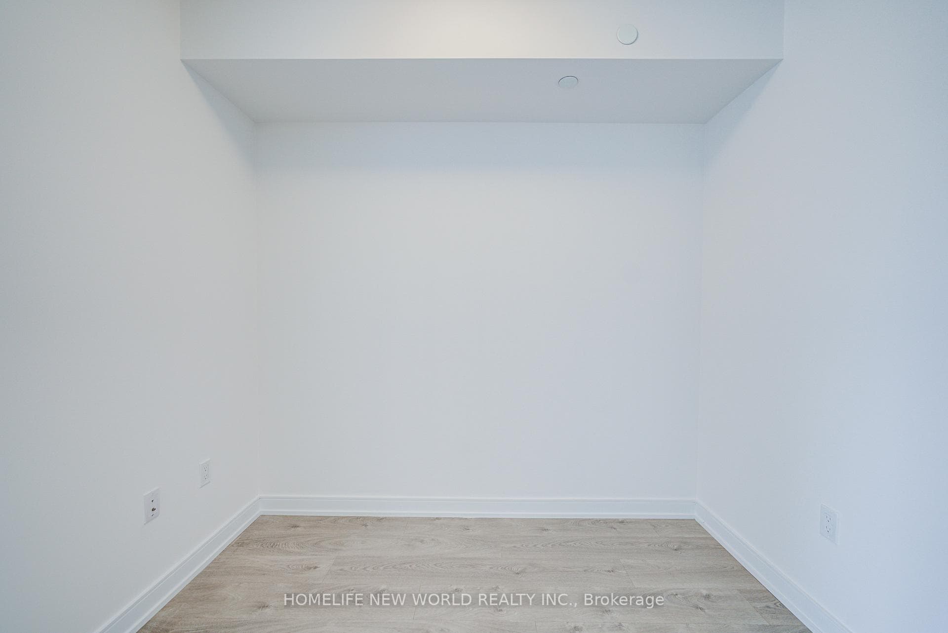 50 Wellesley Street Unit 705 photo 8
