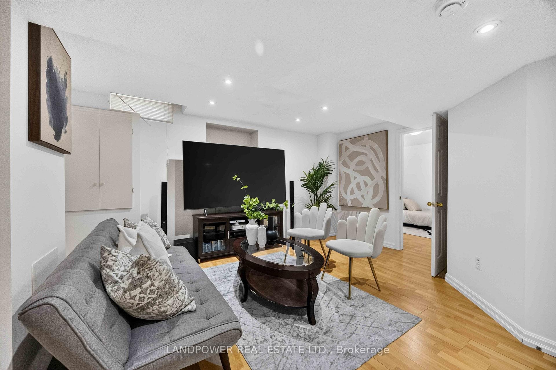 126 Rideau Drive photo 40