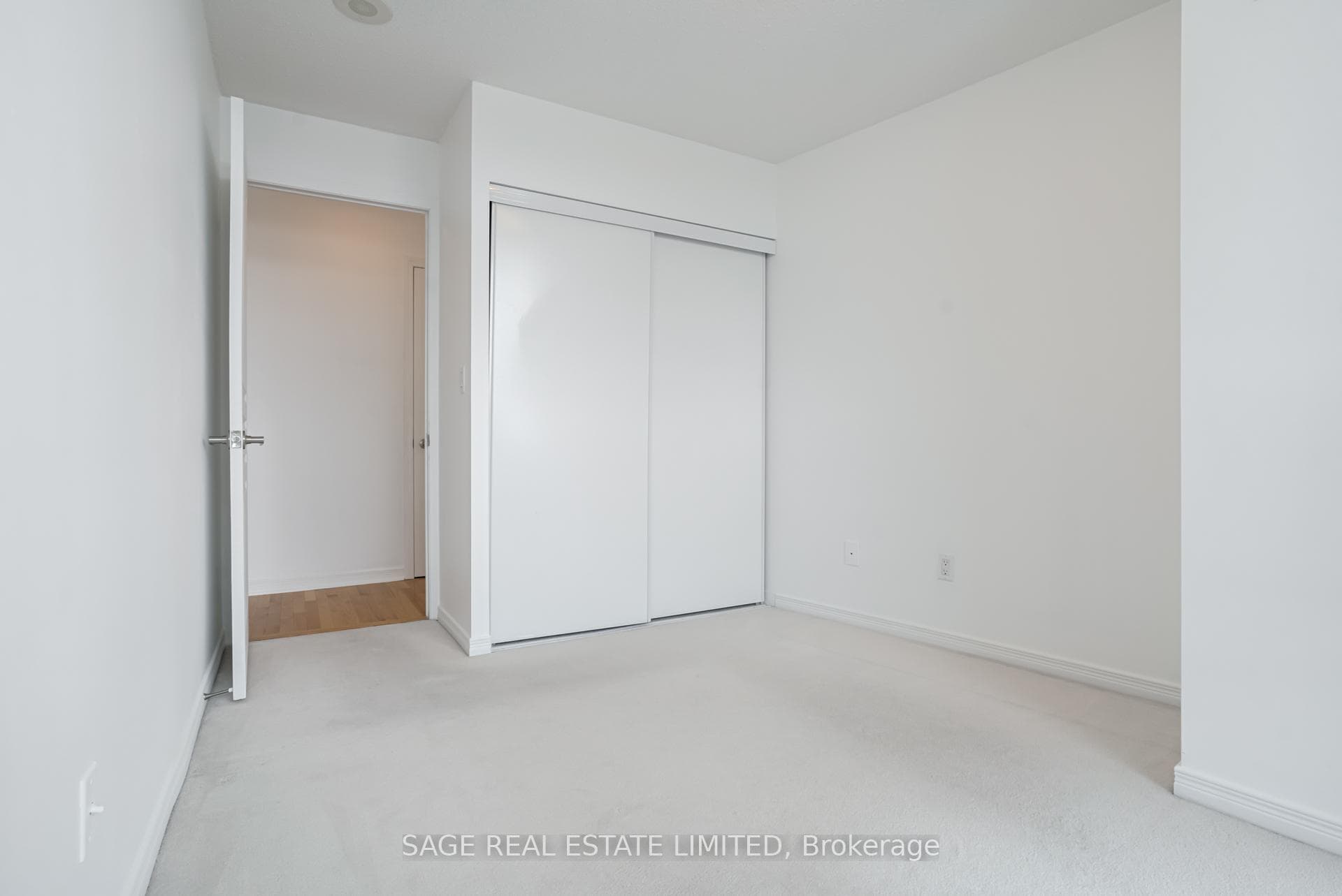 509 Beecroft Road Unit 305 photo 25