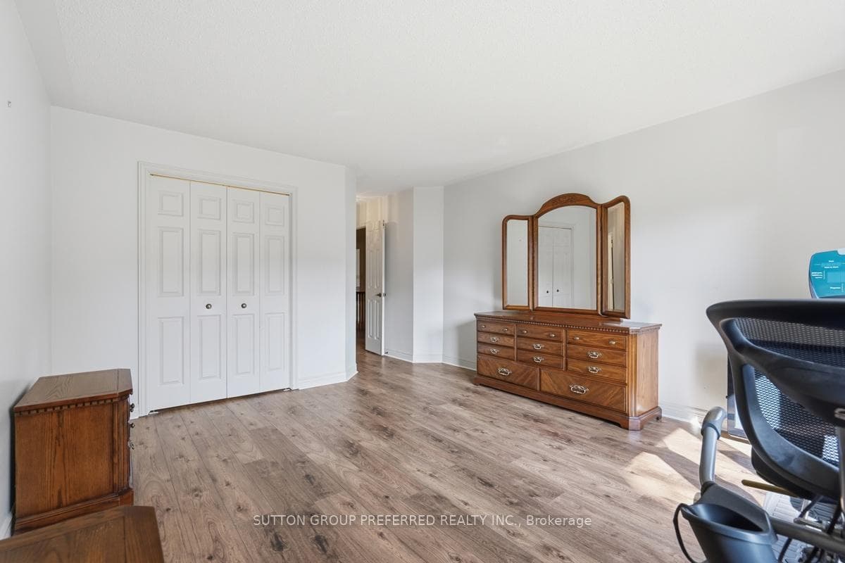 65 Fiddlers Green Road Unit 23 photo 25