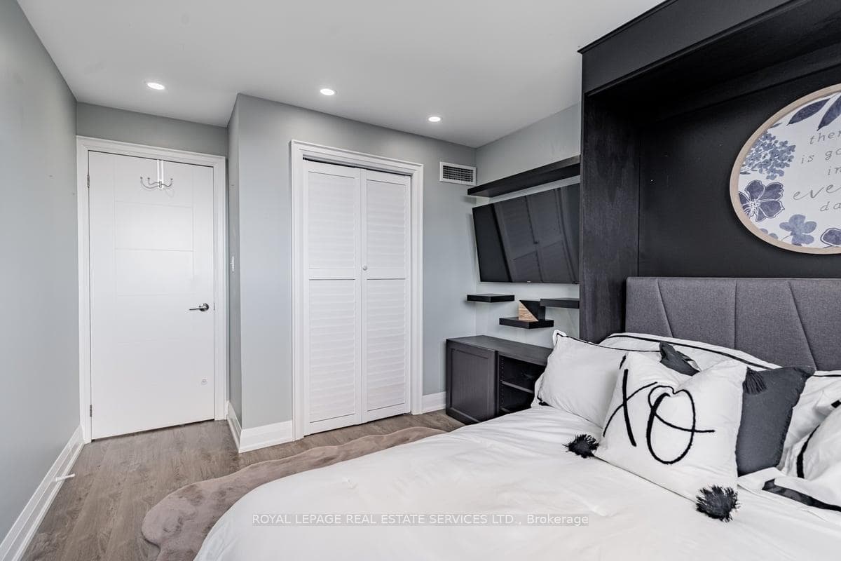 270 Scarlett Road Unit 611 photo 15