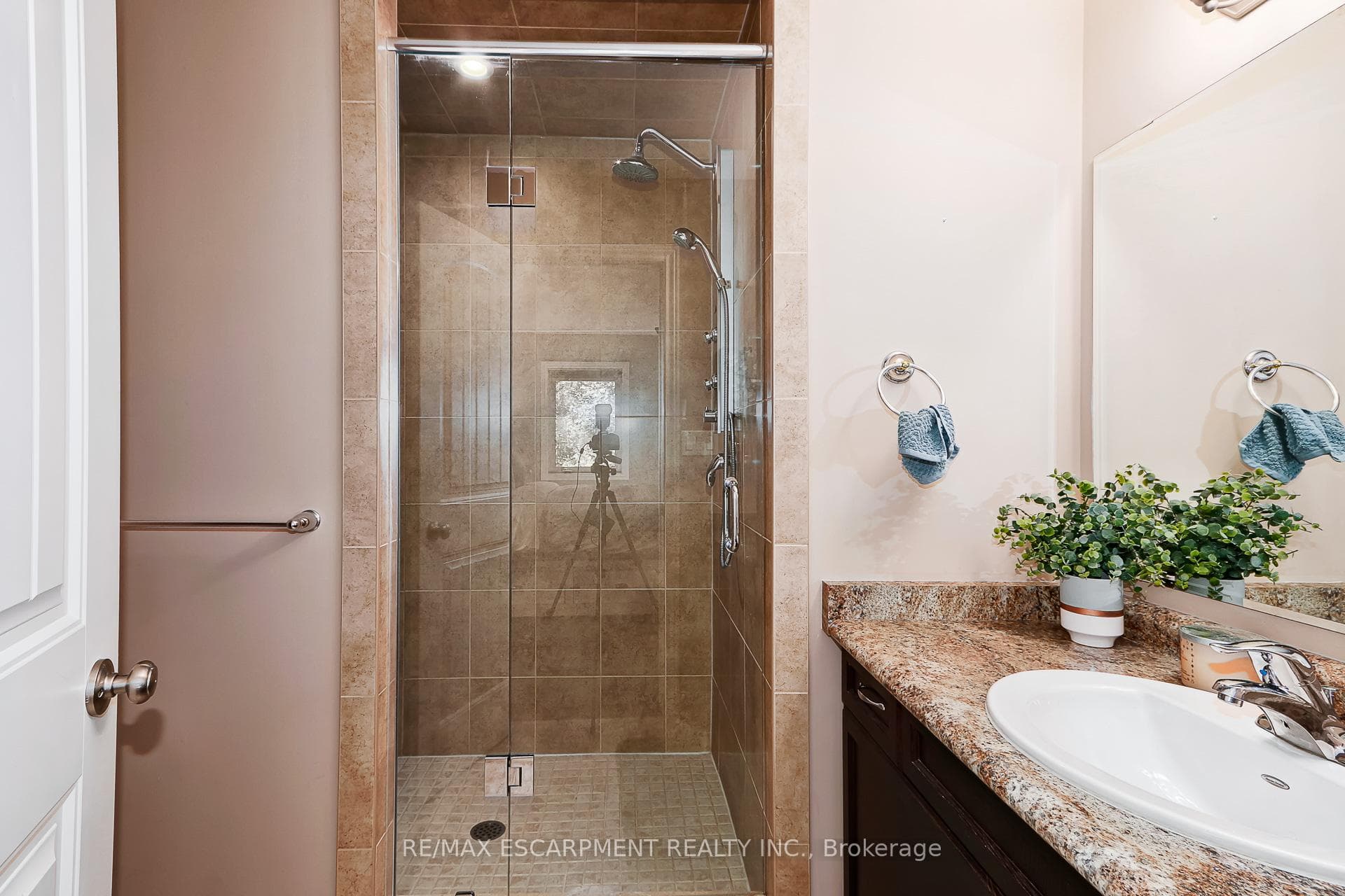 72 SILVER GLEN Boulevard photo 22